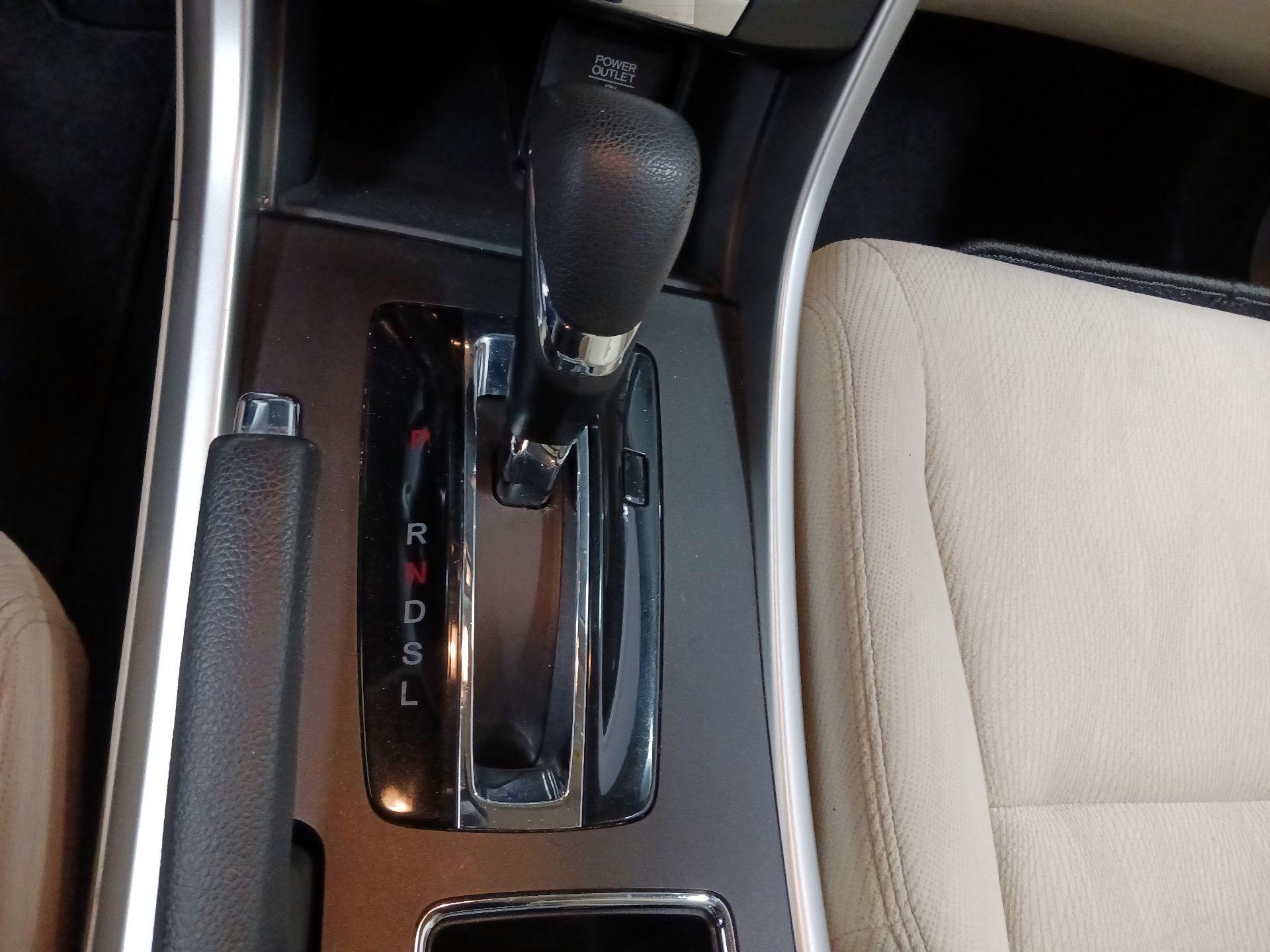 Thumbnail: 2015 Honda Accord - 16