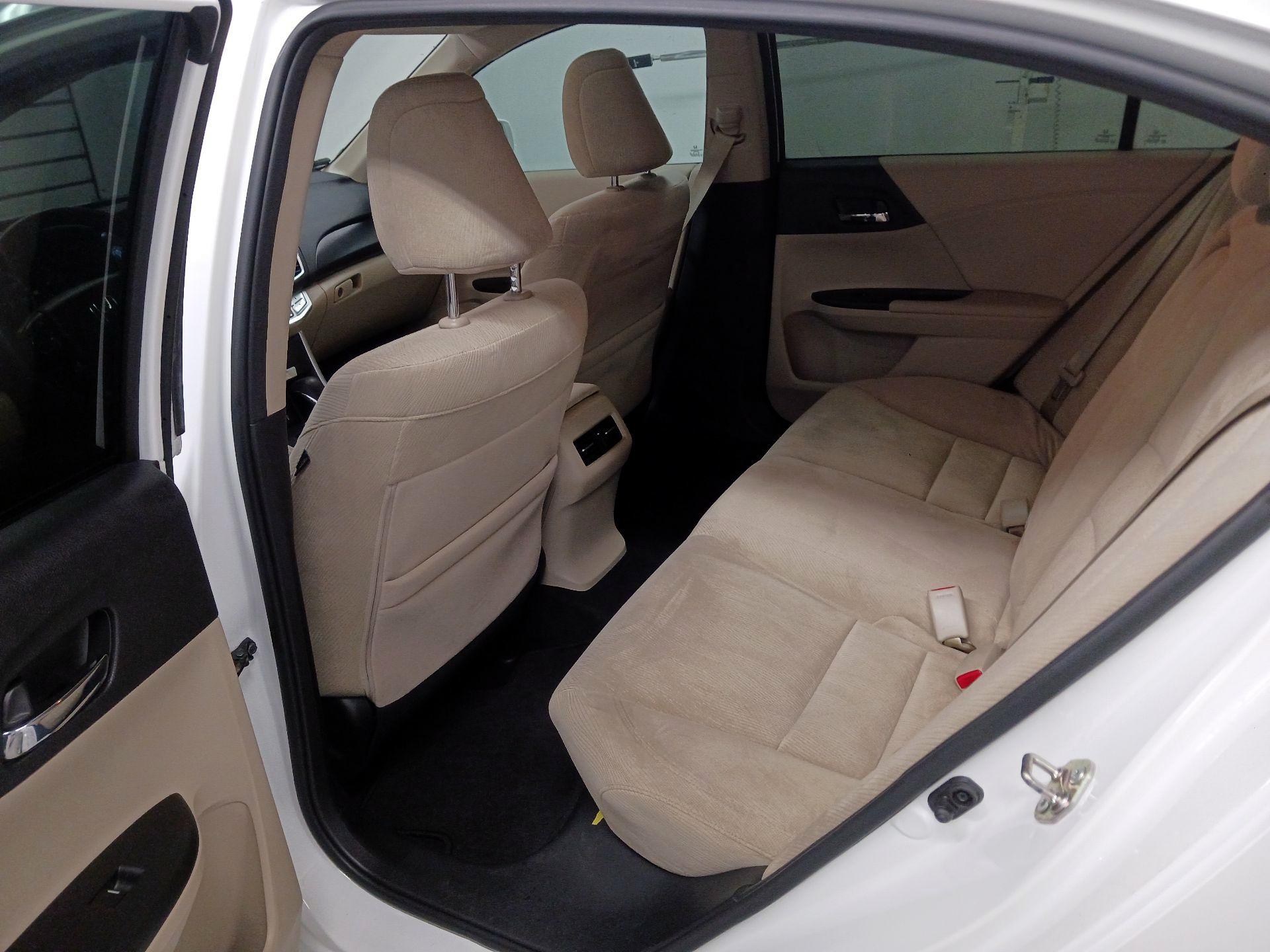 Thumbnail: 2015 Honda Accord - 19