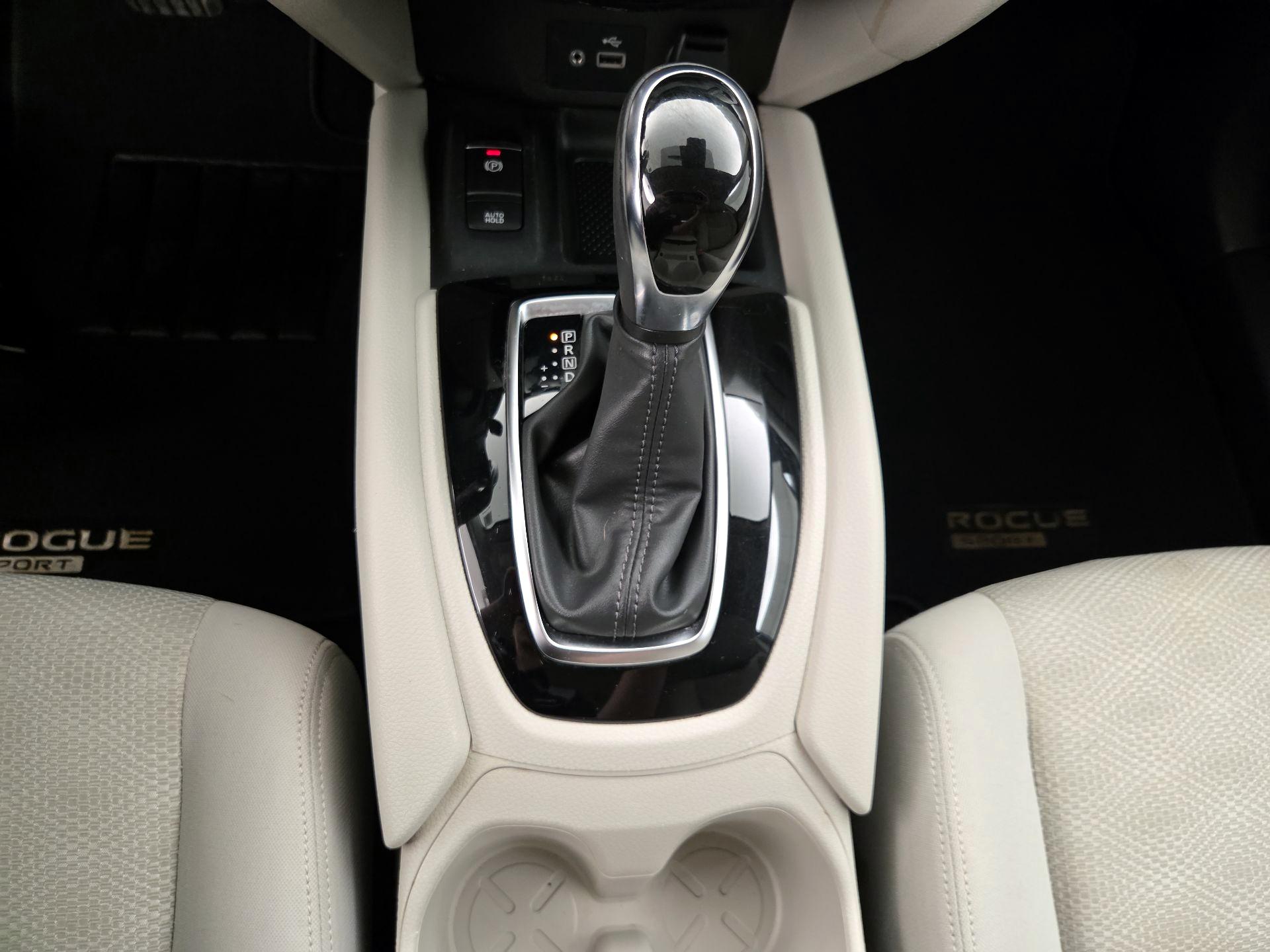 Thumbnail: 2019 Nissan Rogue Sport - 17