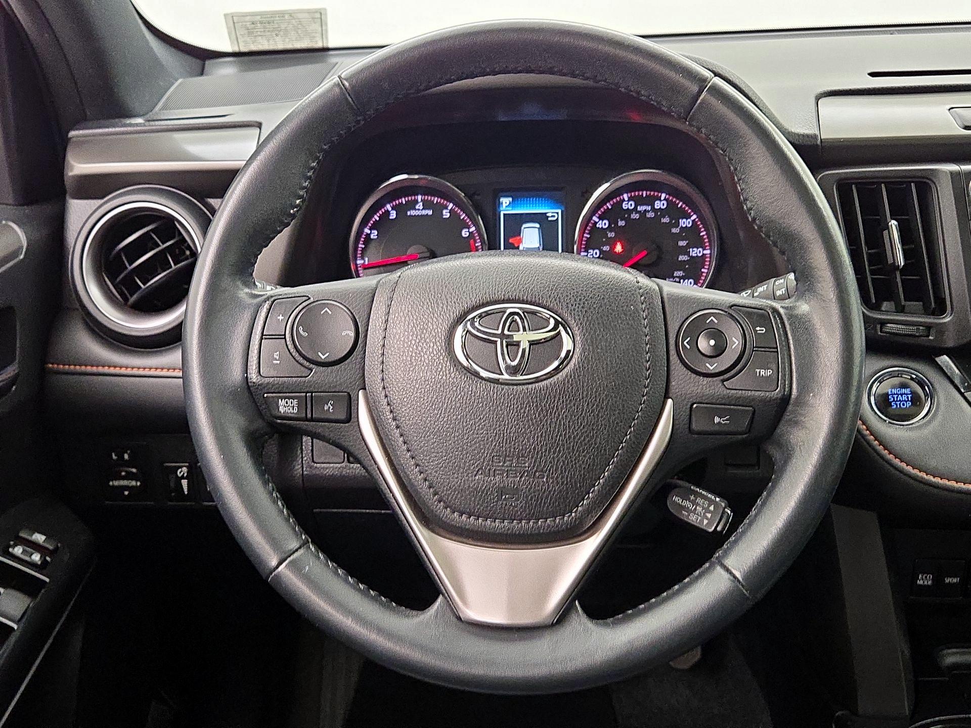 Thumbnail: 2016 Toyota RAV4 - 10