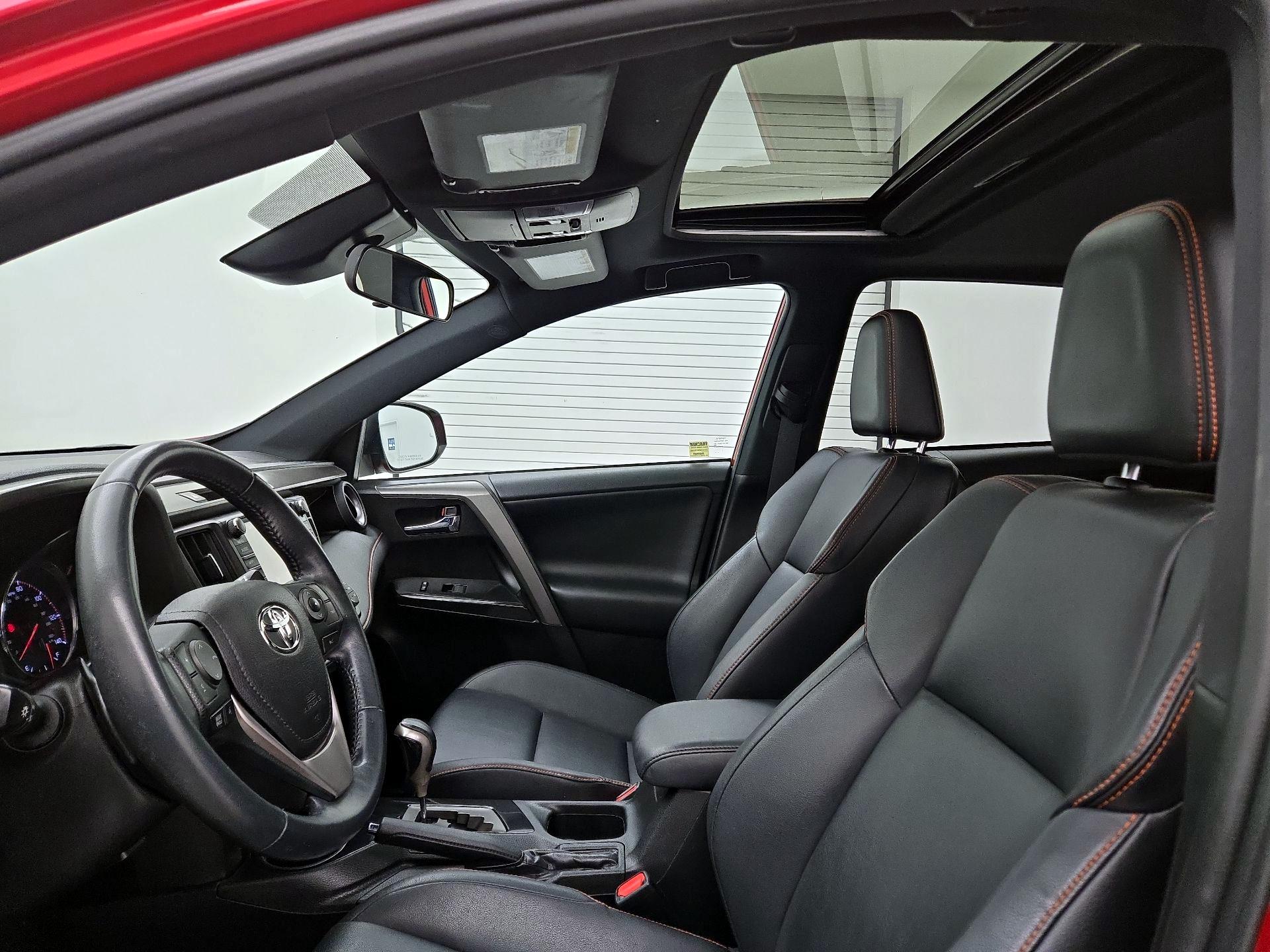 Thumbnail: 2016 Toyota RAV4 - 18