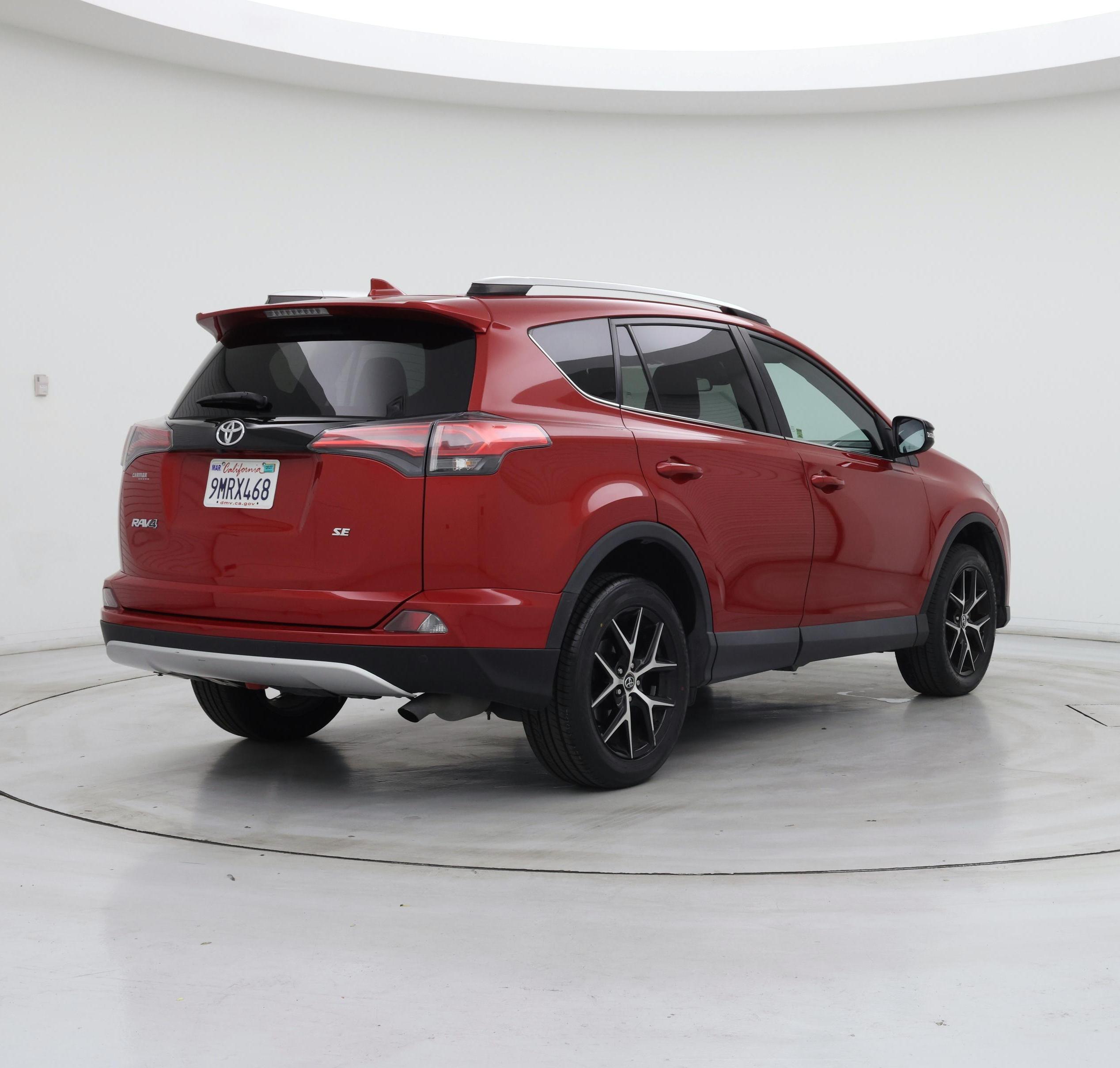 Thumbnail: 2016 Toyota RAV4 - 8