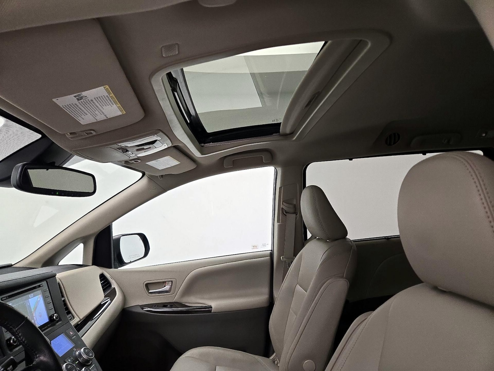 2020 Toyota Sienna XLE - Photo 21