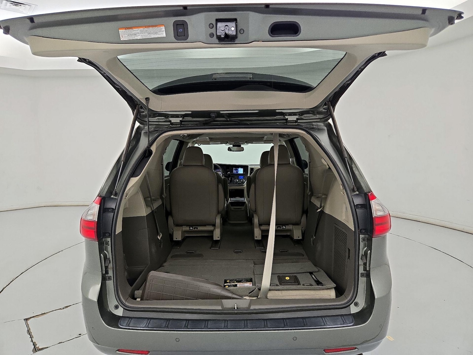 2020 Toyota Sienna XLE - Photo 25