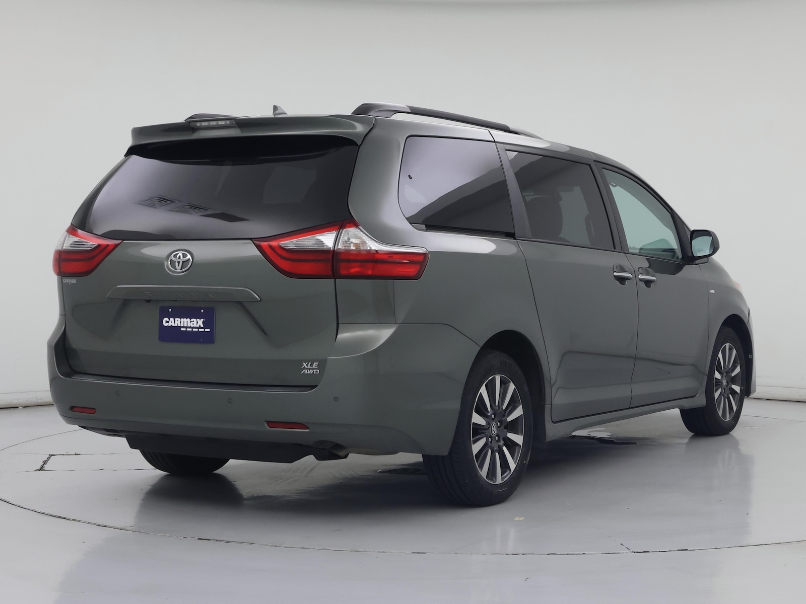 2020 Toyota Sienna XLE - Photo 9