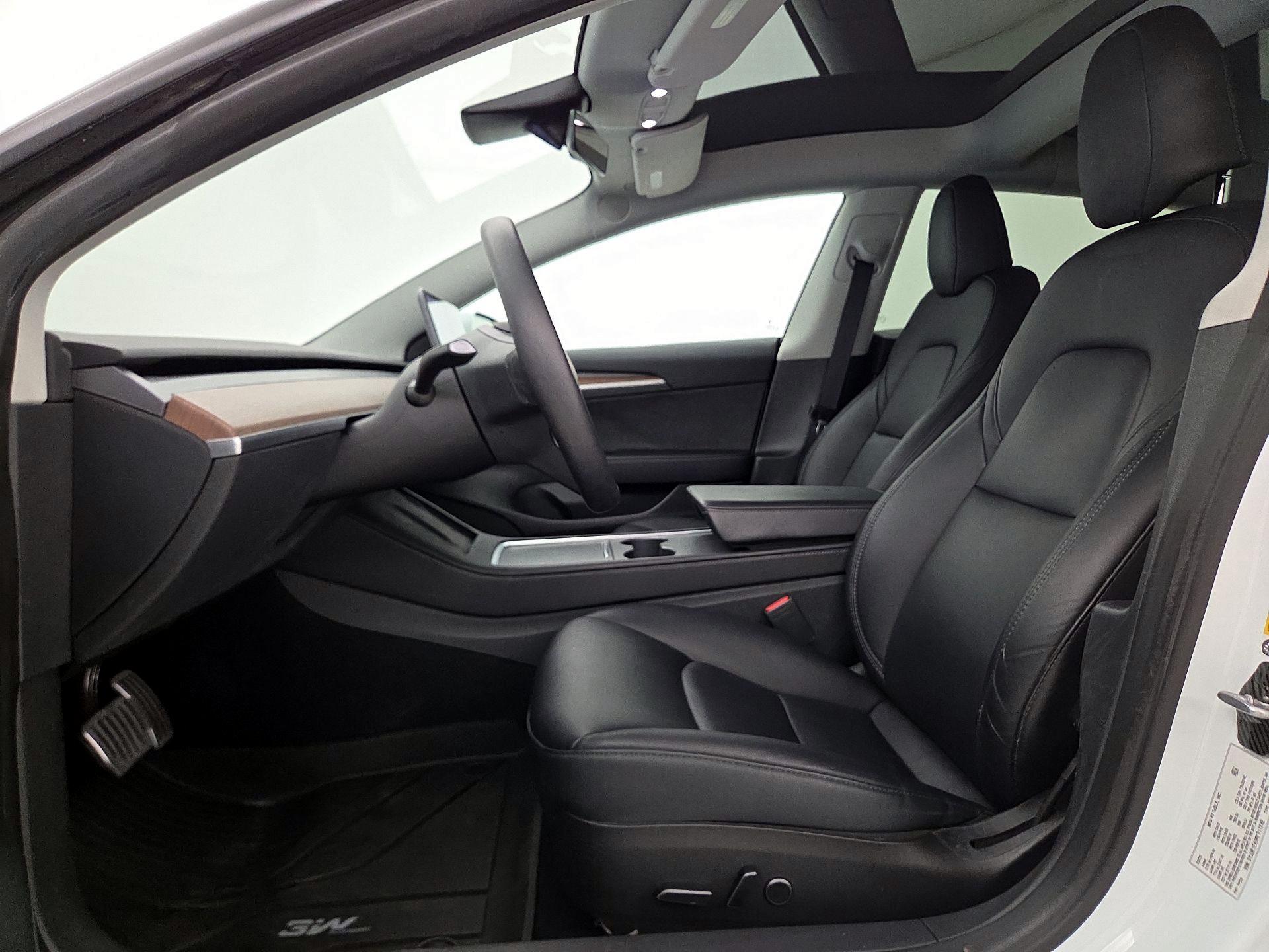 Thumbnail: 2023 Tesla Model 3 - 11
