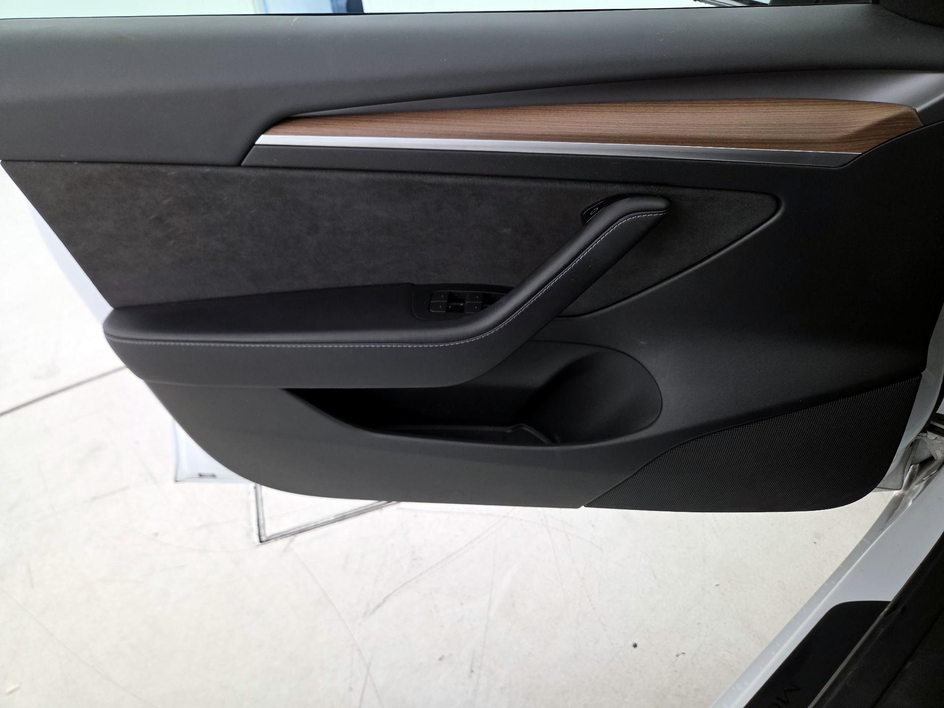 Thumbnail: 2023 Tesla Model 3 - 12