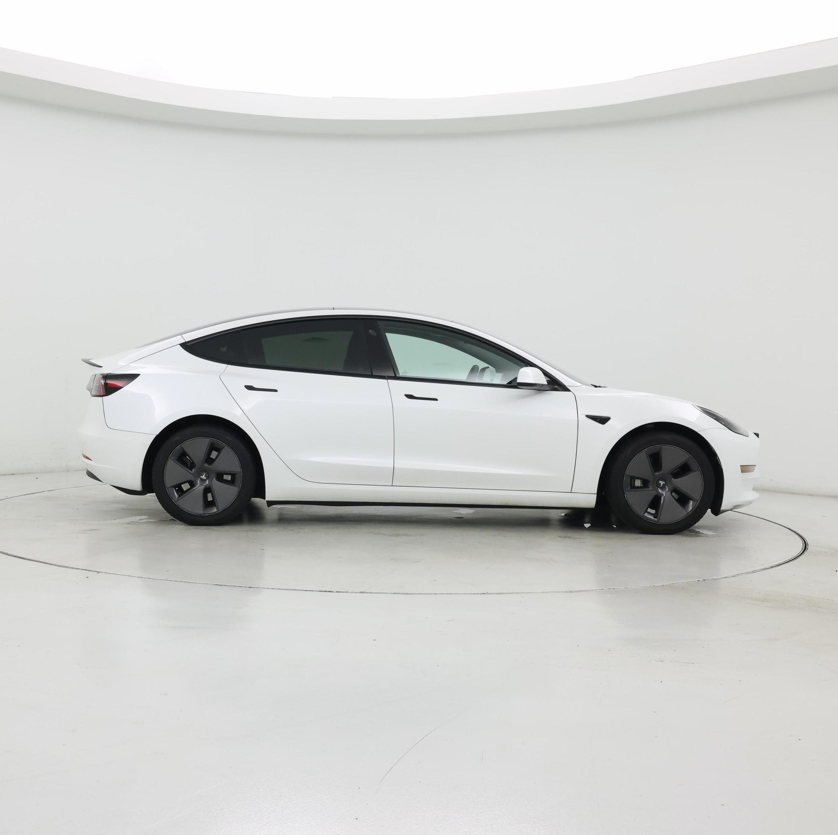 Thumbnail: 2023 Tesla Model 3 - 7