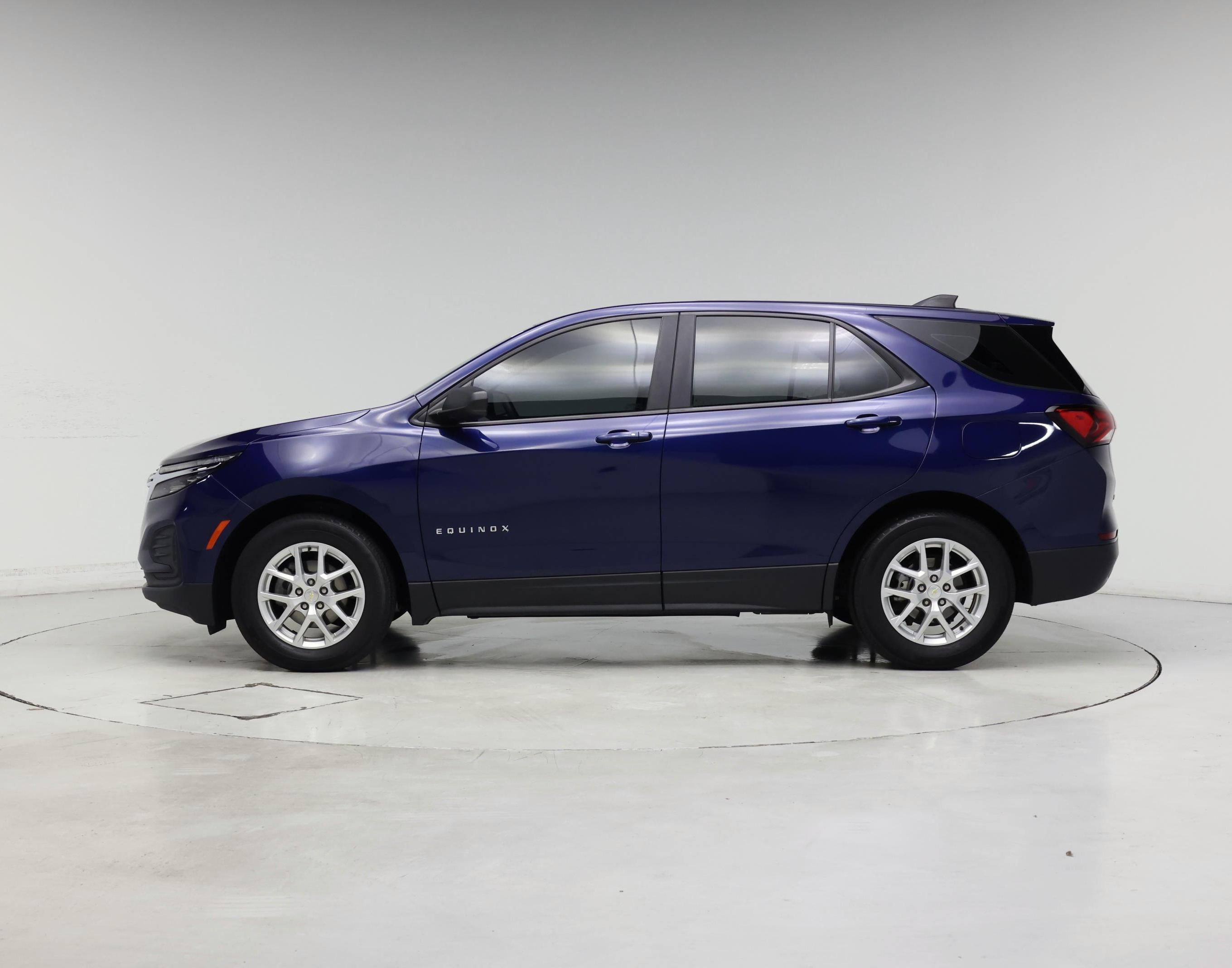 Thumbnail: 2023 Chevrolet Equinox - 3