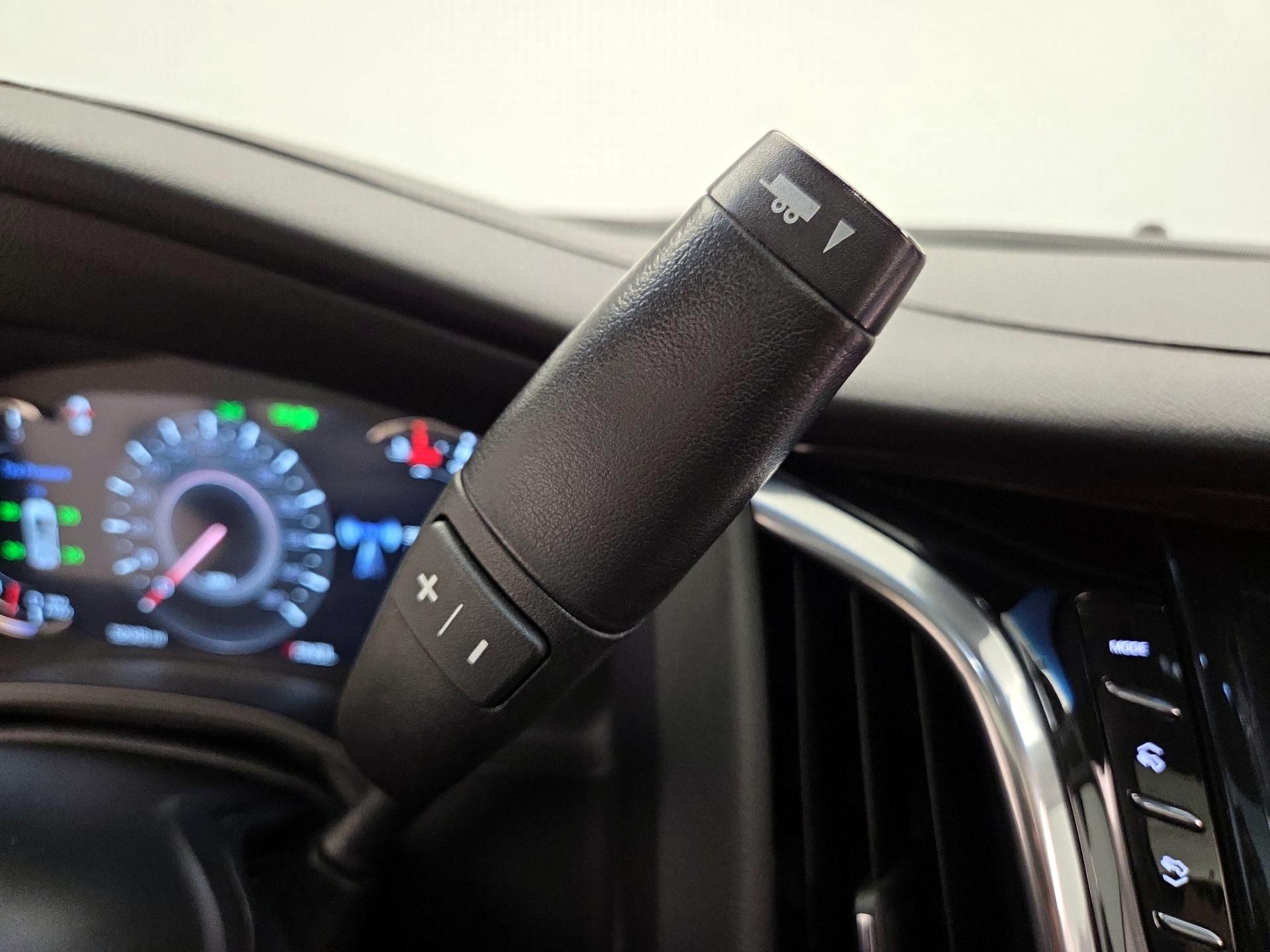 Thumbnail: 2019 Cadillac Escalade - 18
