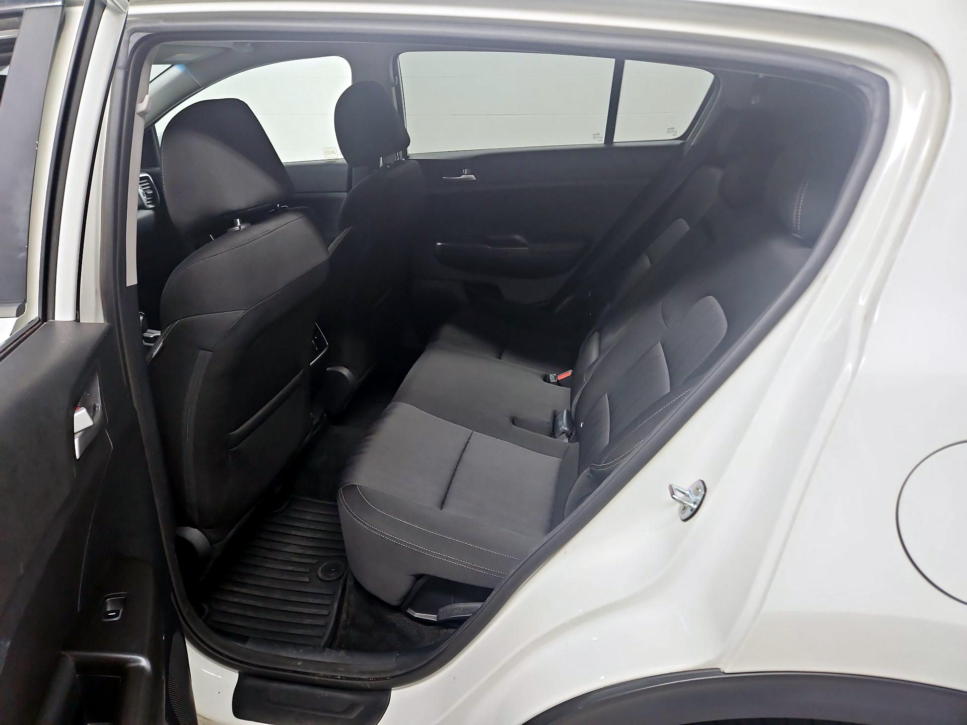 Thumbnail: 2017 Kia Sportage - 19