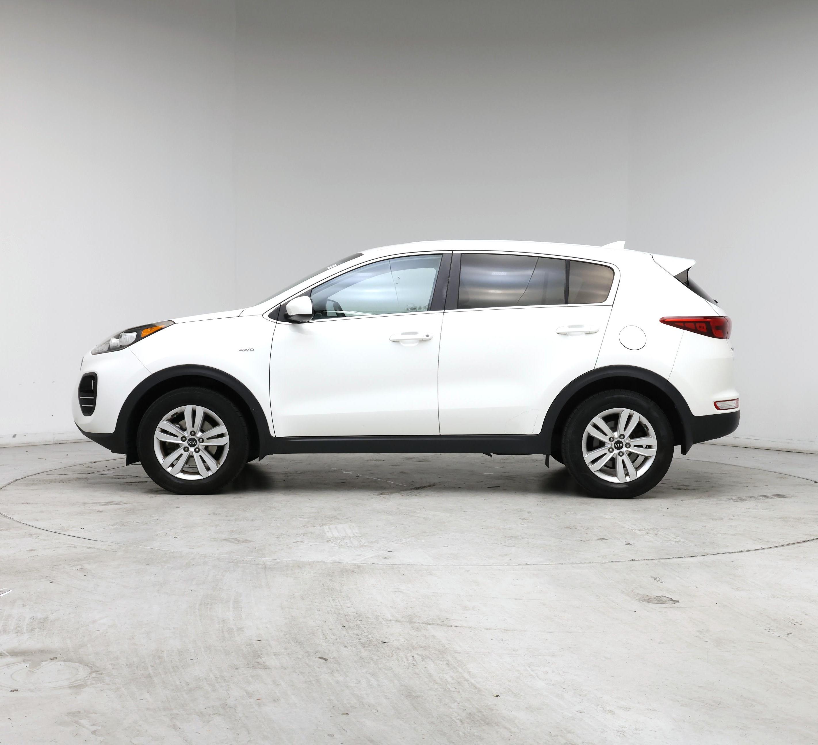Thumbnail: 2017 Kia Sportage - 3