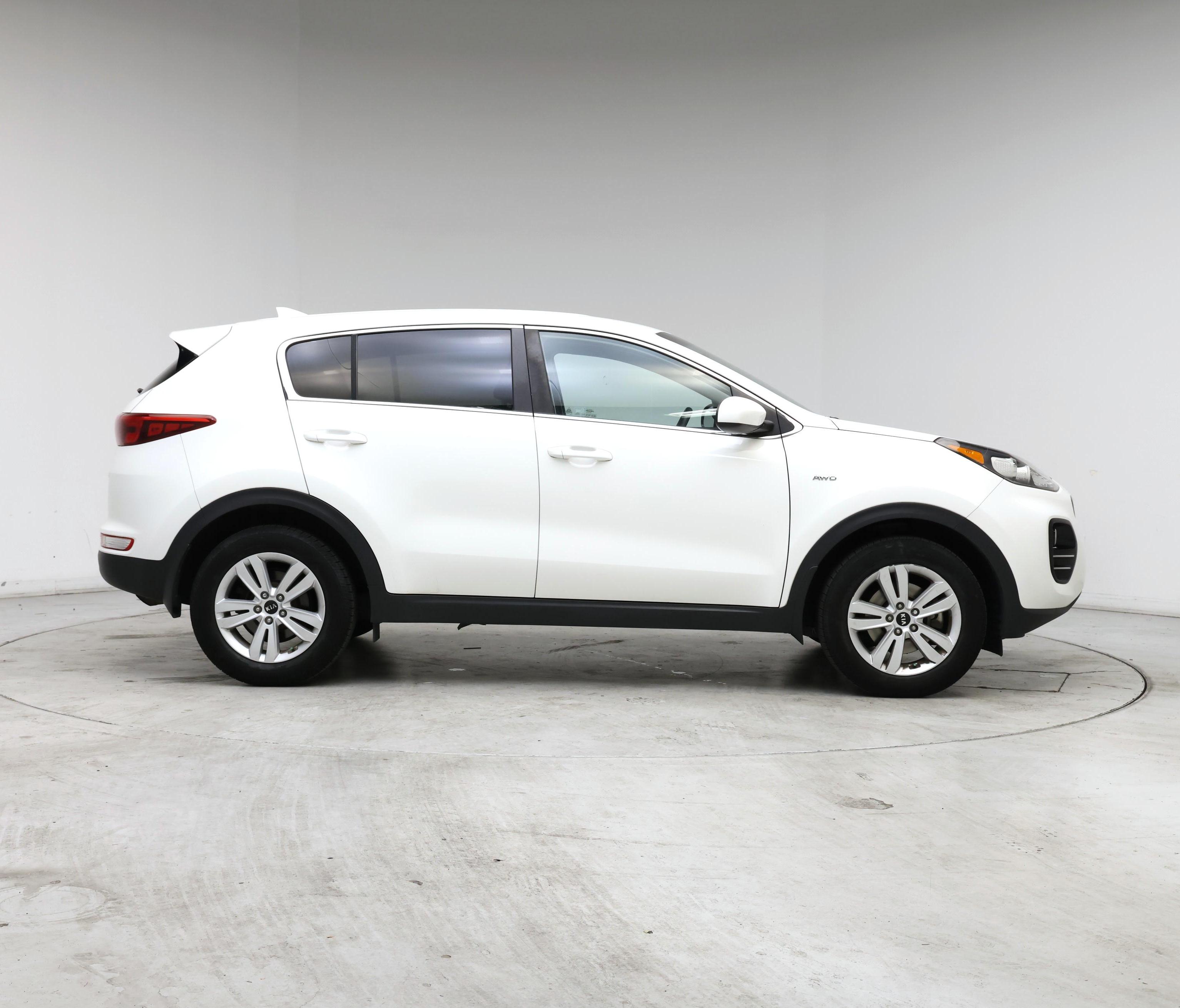 Thumbnail: 2017 Kia Sportage - 7