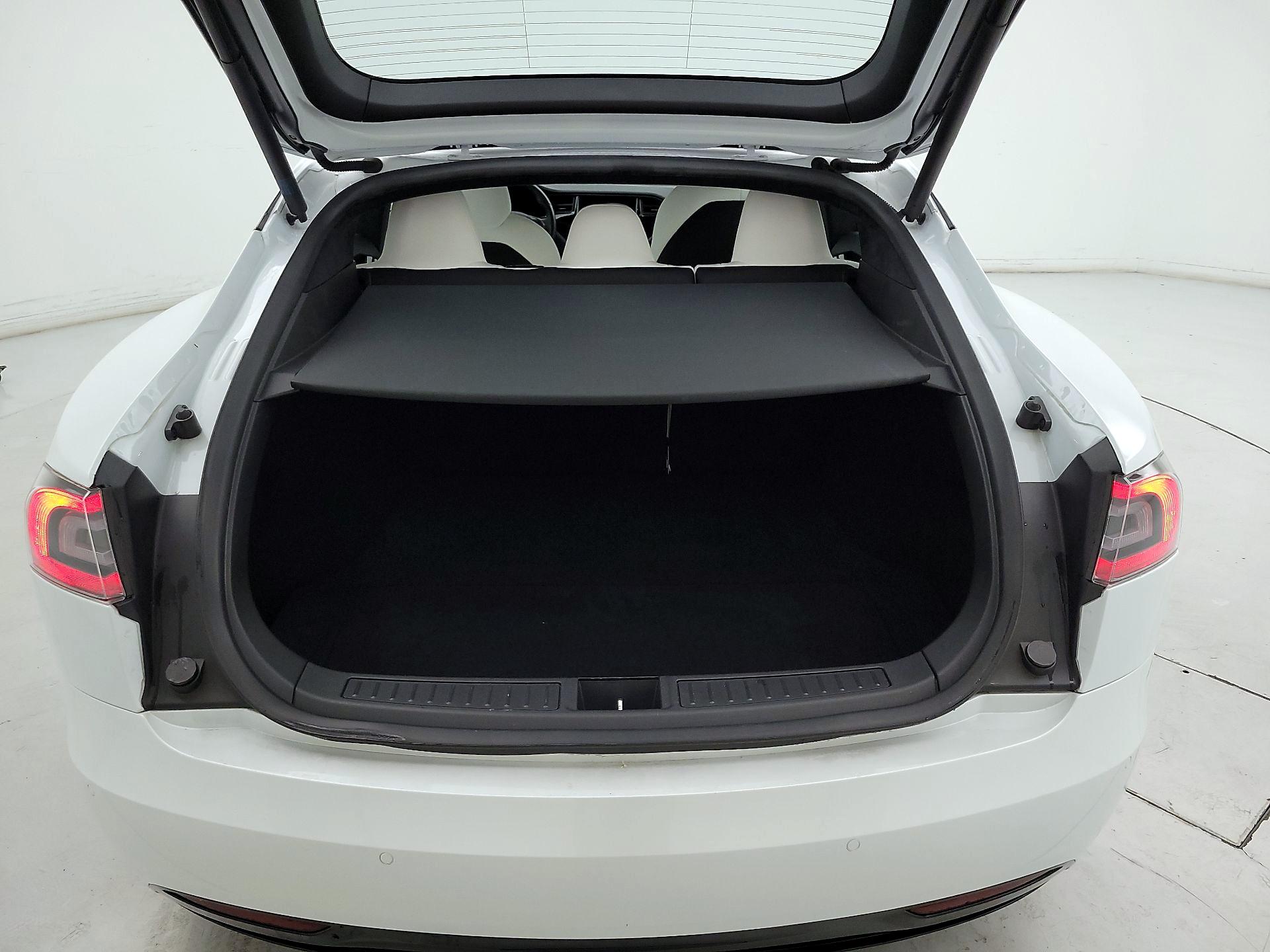 Thumbnail: 2020 Tesla Model S - 19
