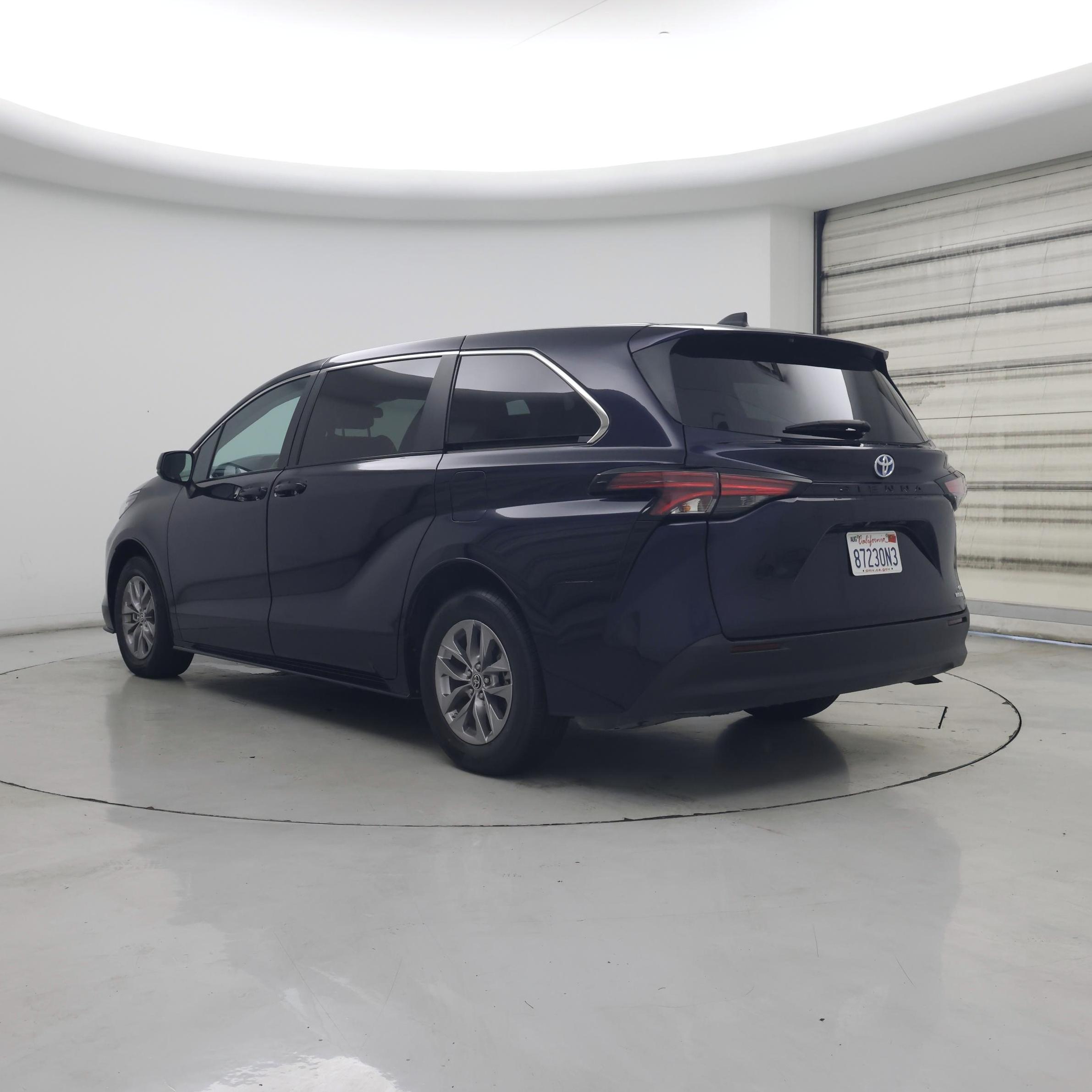 Thumbnail: 2022 Toyota Sienna - 2