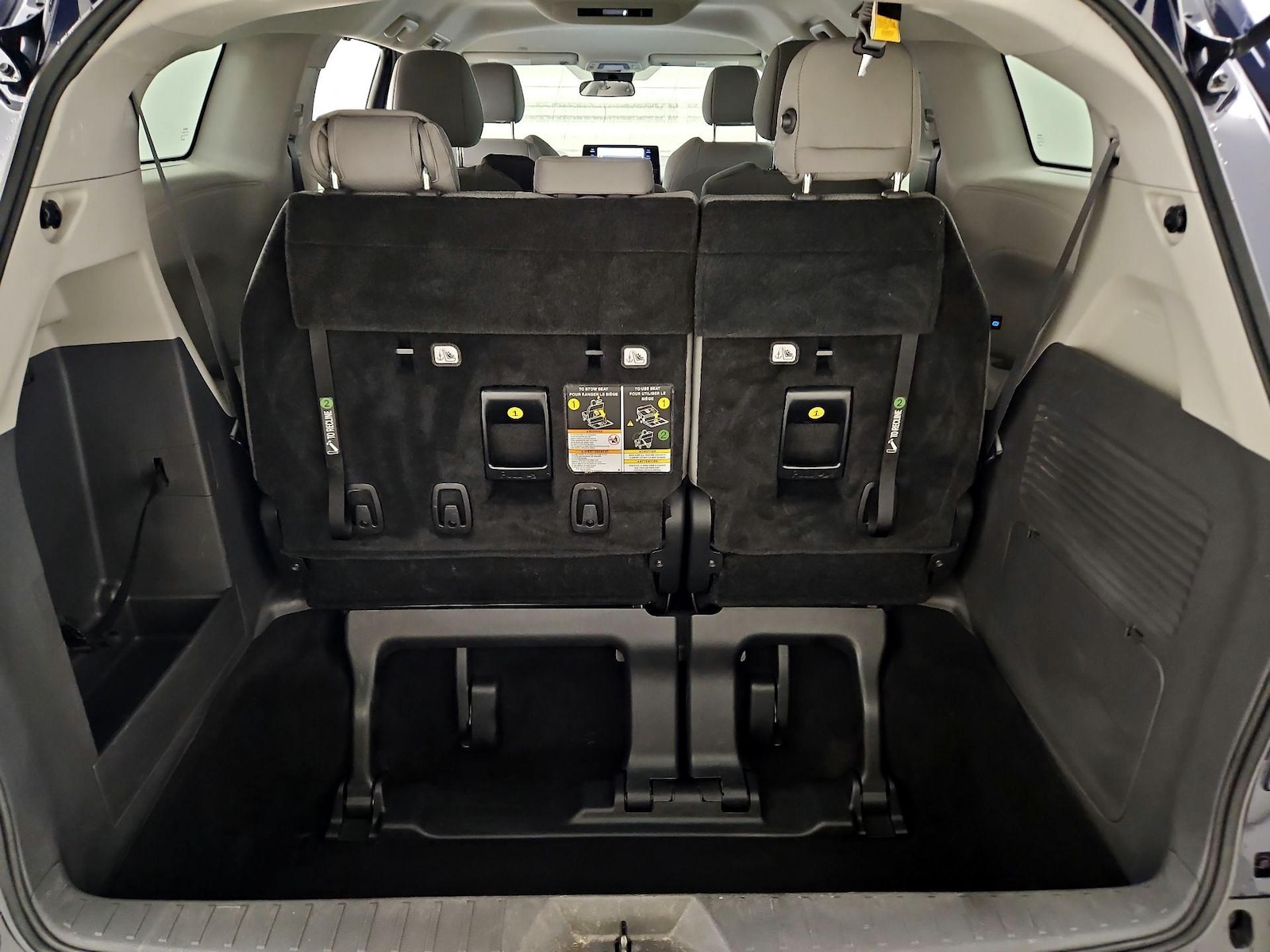 2022 Toyota Sienna LE - Photo 22