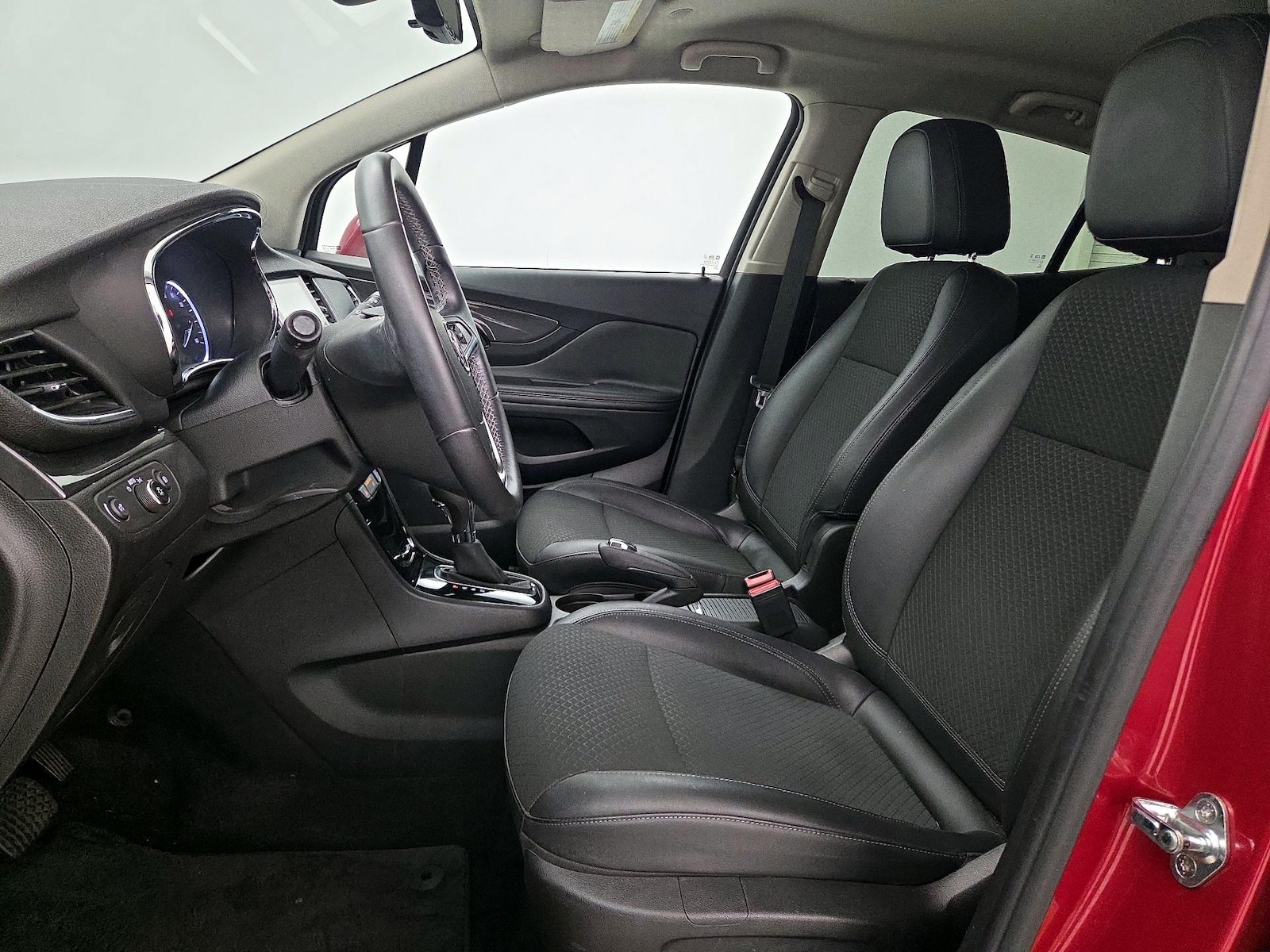 Power Seat(s) & Side Airbags