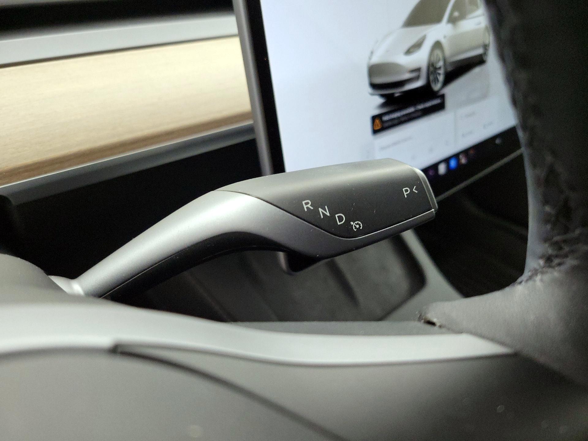 Thumbnail: 2022 Tesla Model 3 - 17