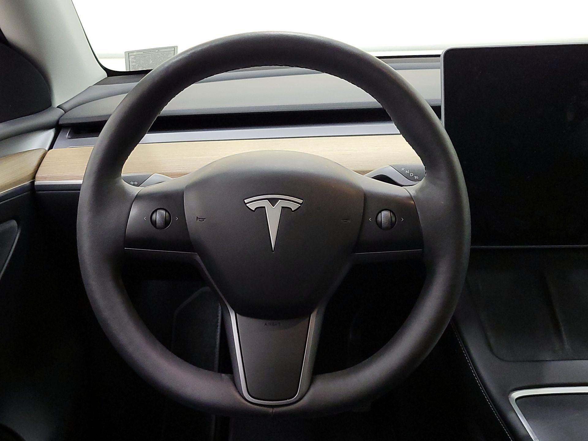 Thumbnail: 2023 Tesla Model Y - 10