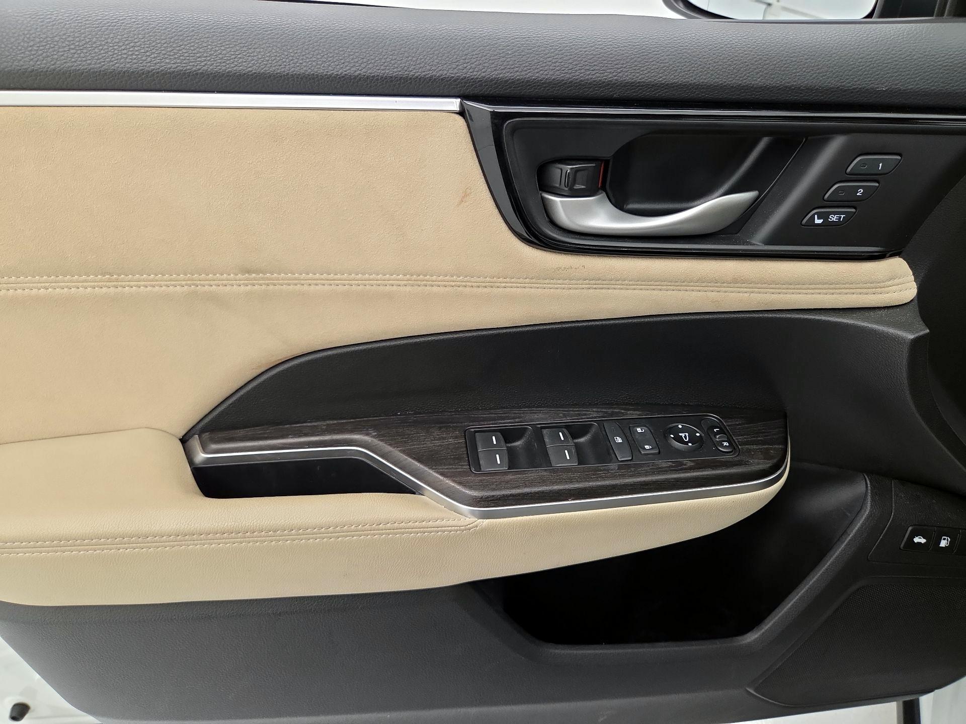 Thumbnail: 2018 Honda Clarity - 12