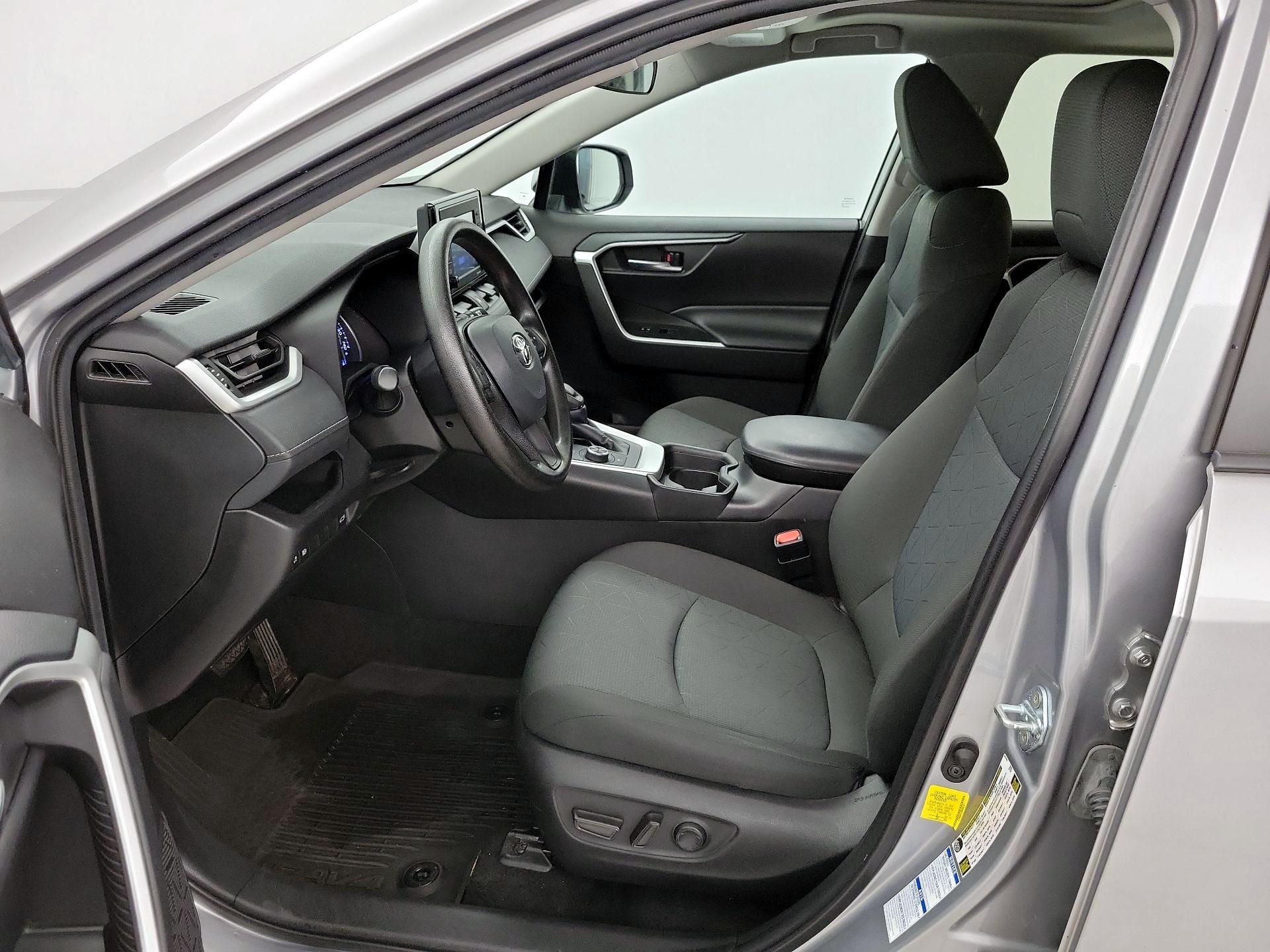 Thumbnail: 2021 Toyota RAV4 - 11