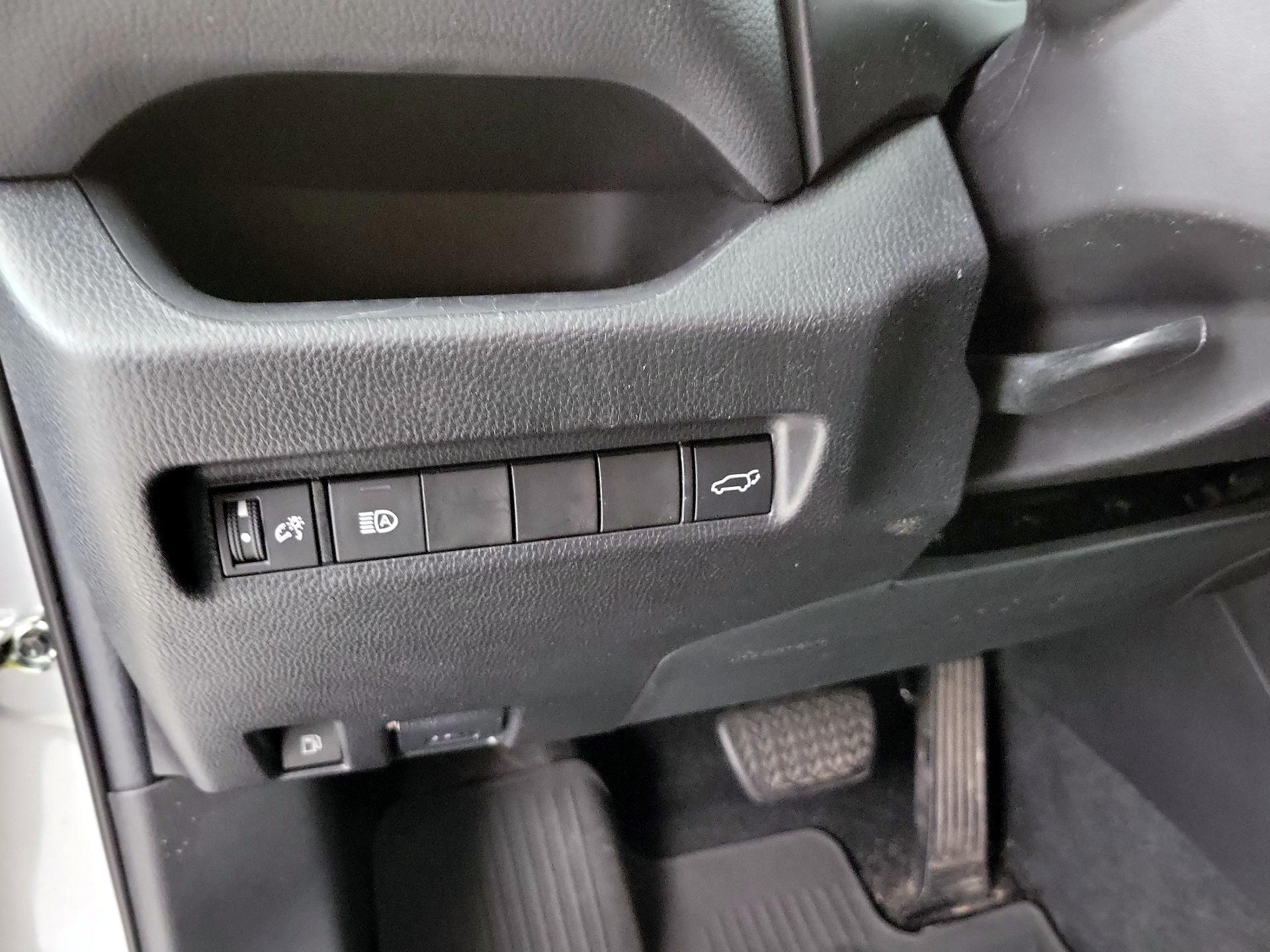 Thumbnail: 2021 Toyota RAV4 - 13