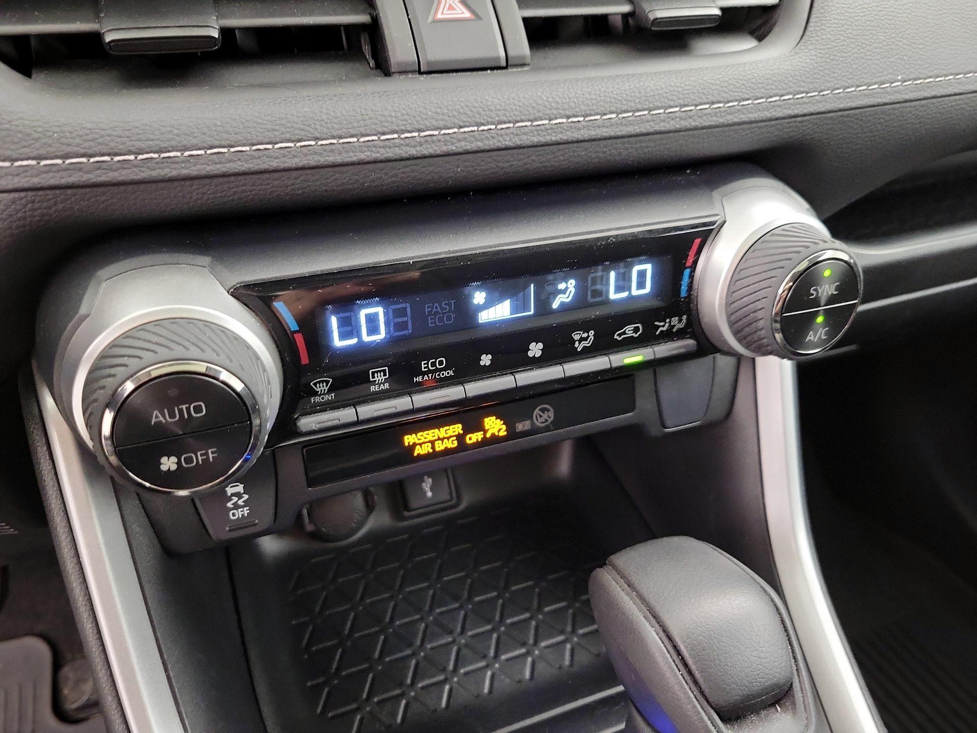 Thumbnail: 2021 Toyota RAV4 - 16
