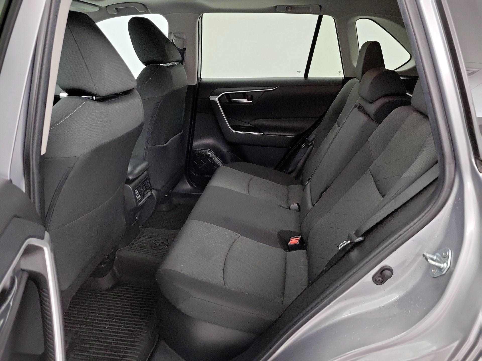 Thumbnail: 2021 Toyota RAV4 - 20
