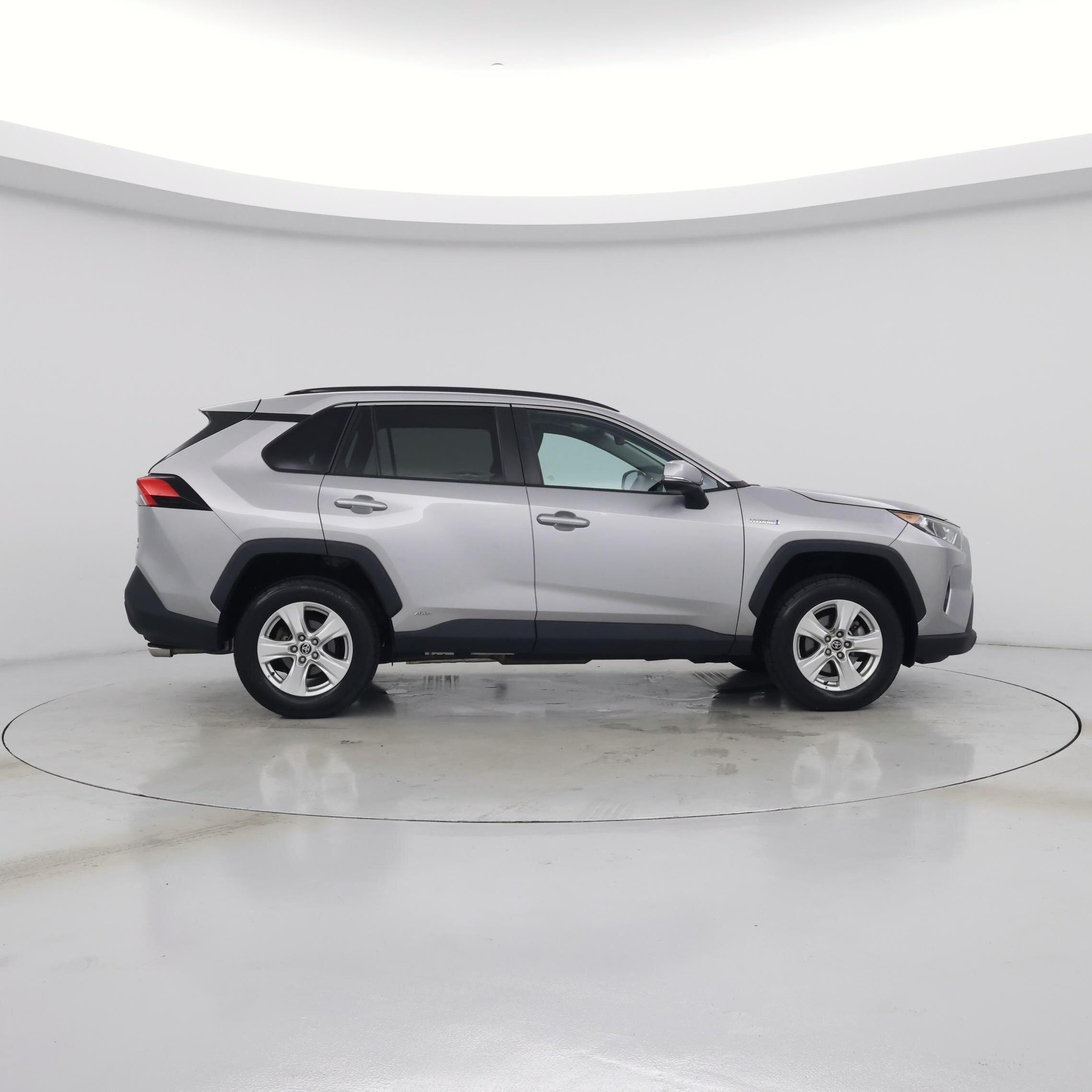 Thumbnail: 2021 Toyota RAV4 - 7