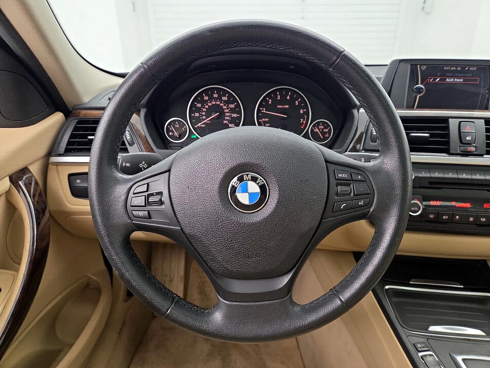 2014 BMW 3 Series 320i - Photo 11