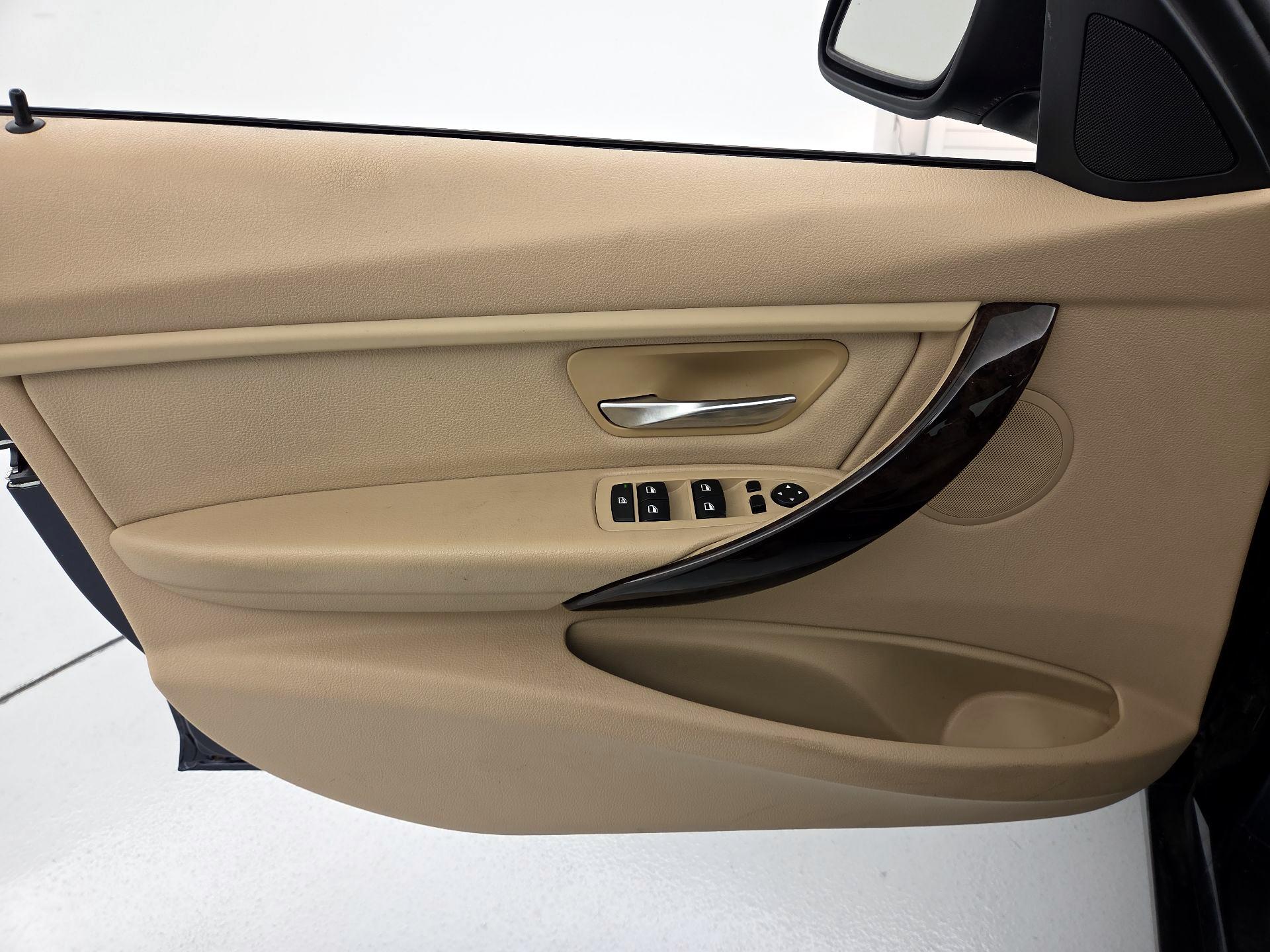 Thumbnail: 2014 BMW 3 Series - 12