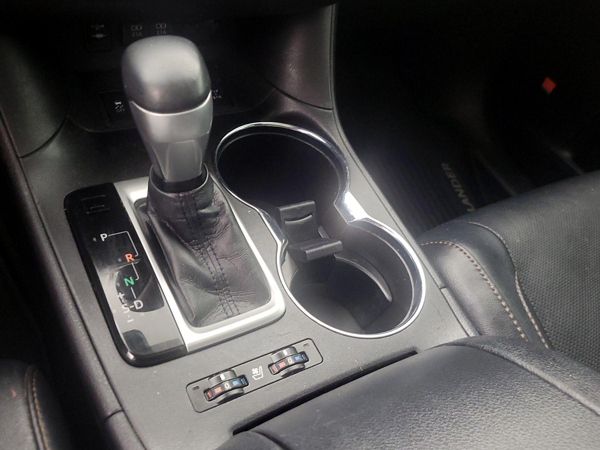 Thumbnail: 2018 Toyota Highlander - 18