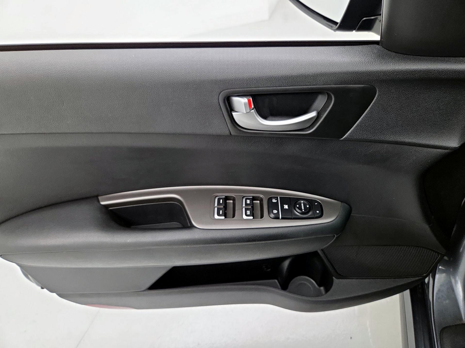 Thumbnail: 2019 Kia Optima - 12
