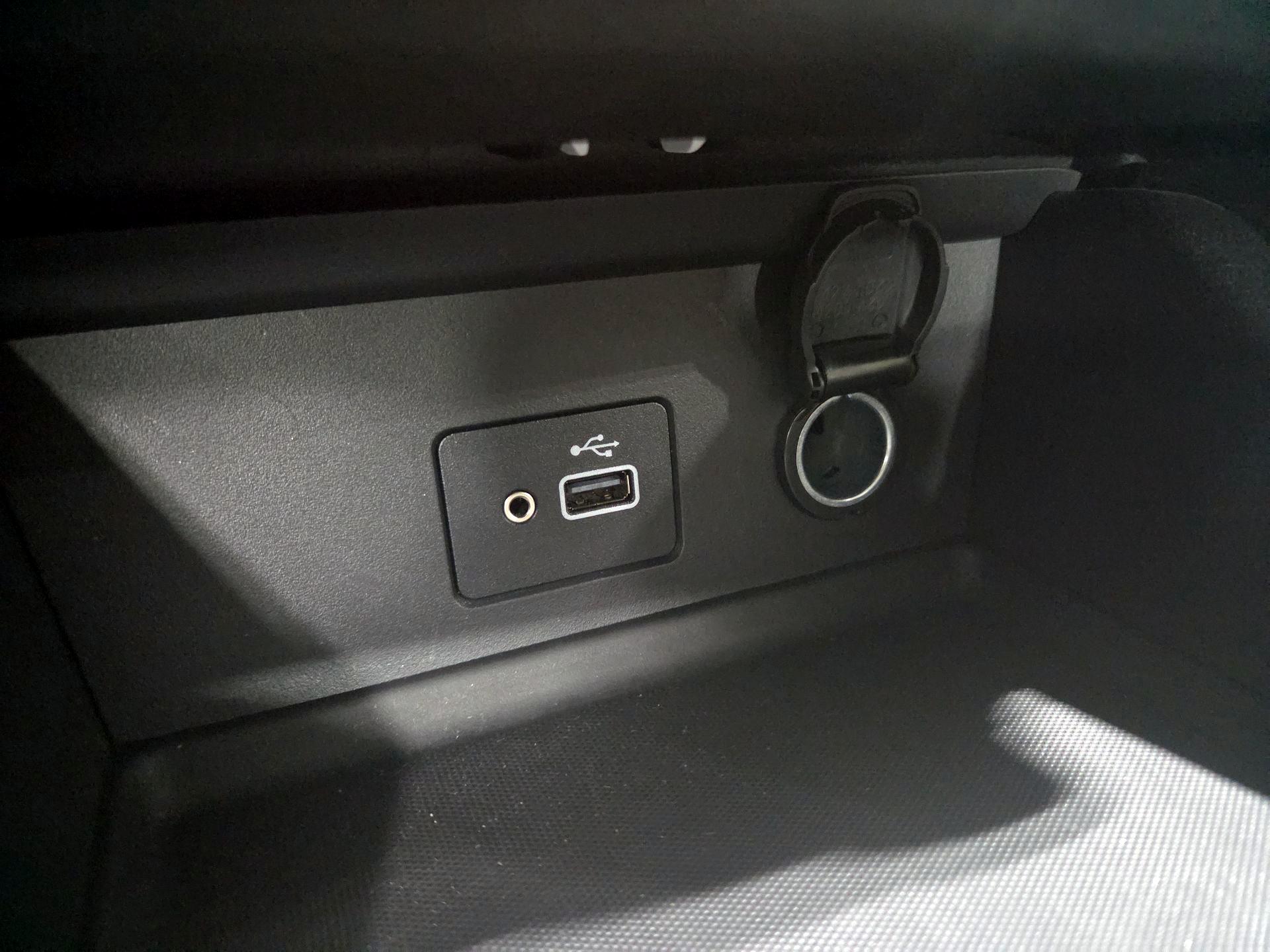 Thumbnail: 2021 Nissan Sentra - 18