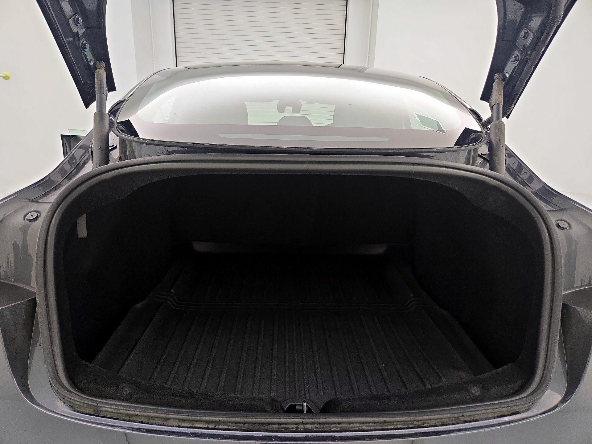 Thumbnail: 2025 Tesla Model 3 - 20