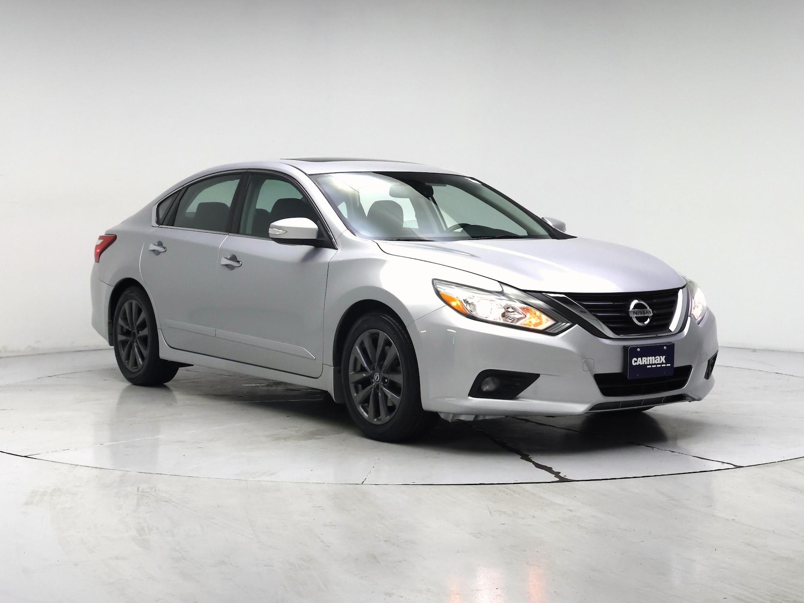 2016 Nissan Altima SV - Photo 2