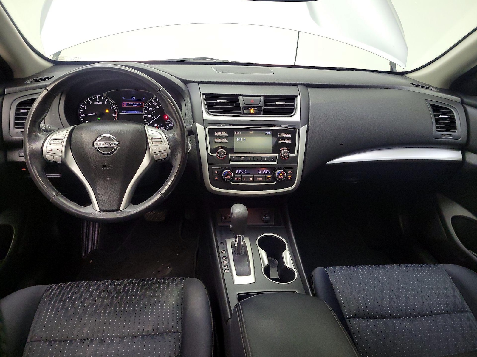 2016 Nissan Altima SV - Photo 10