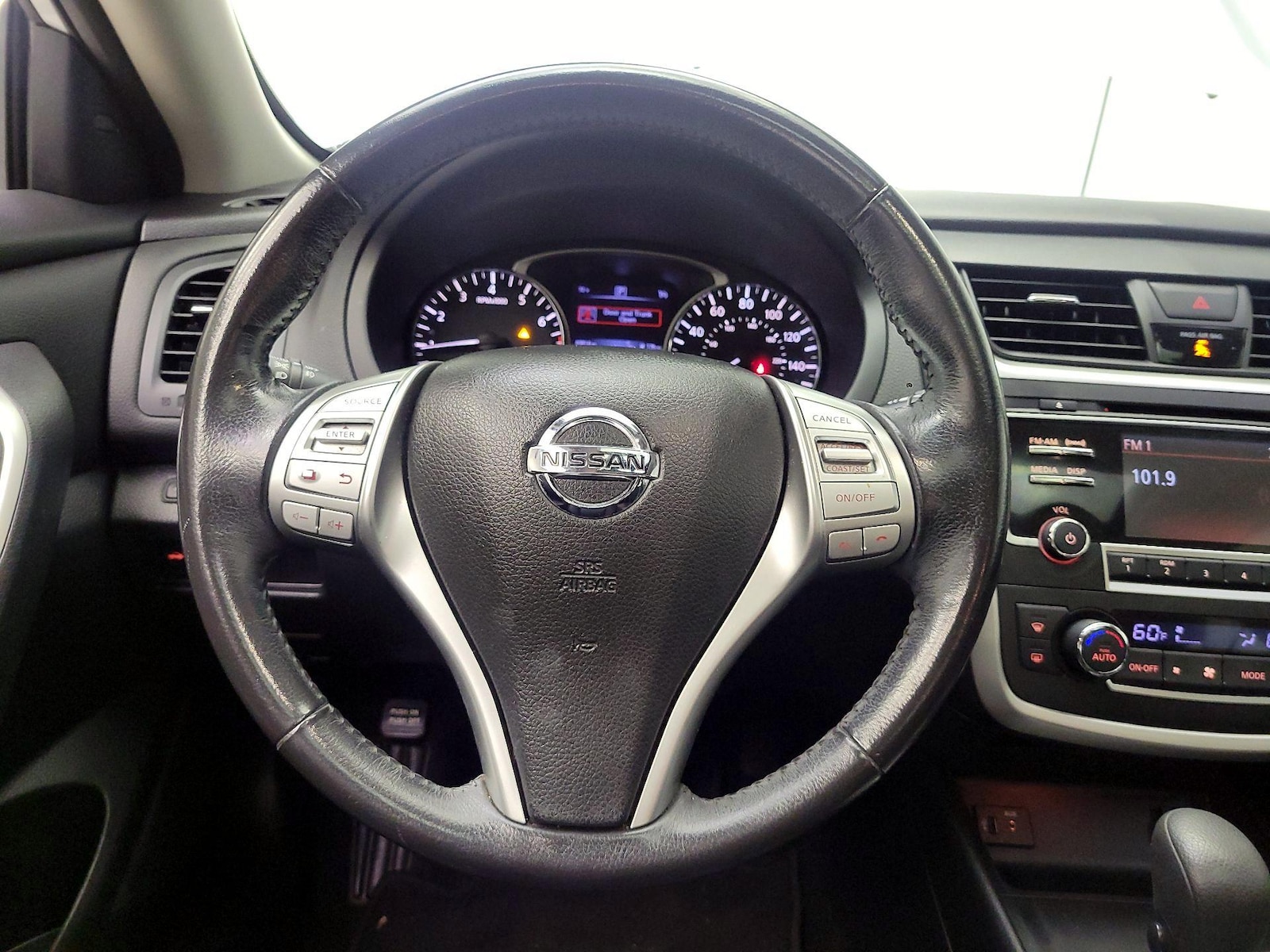 2016 Nissan Altima SV - Photo 11