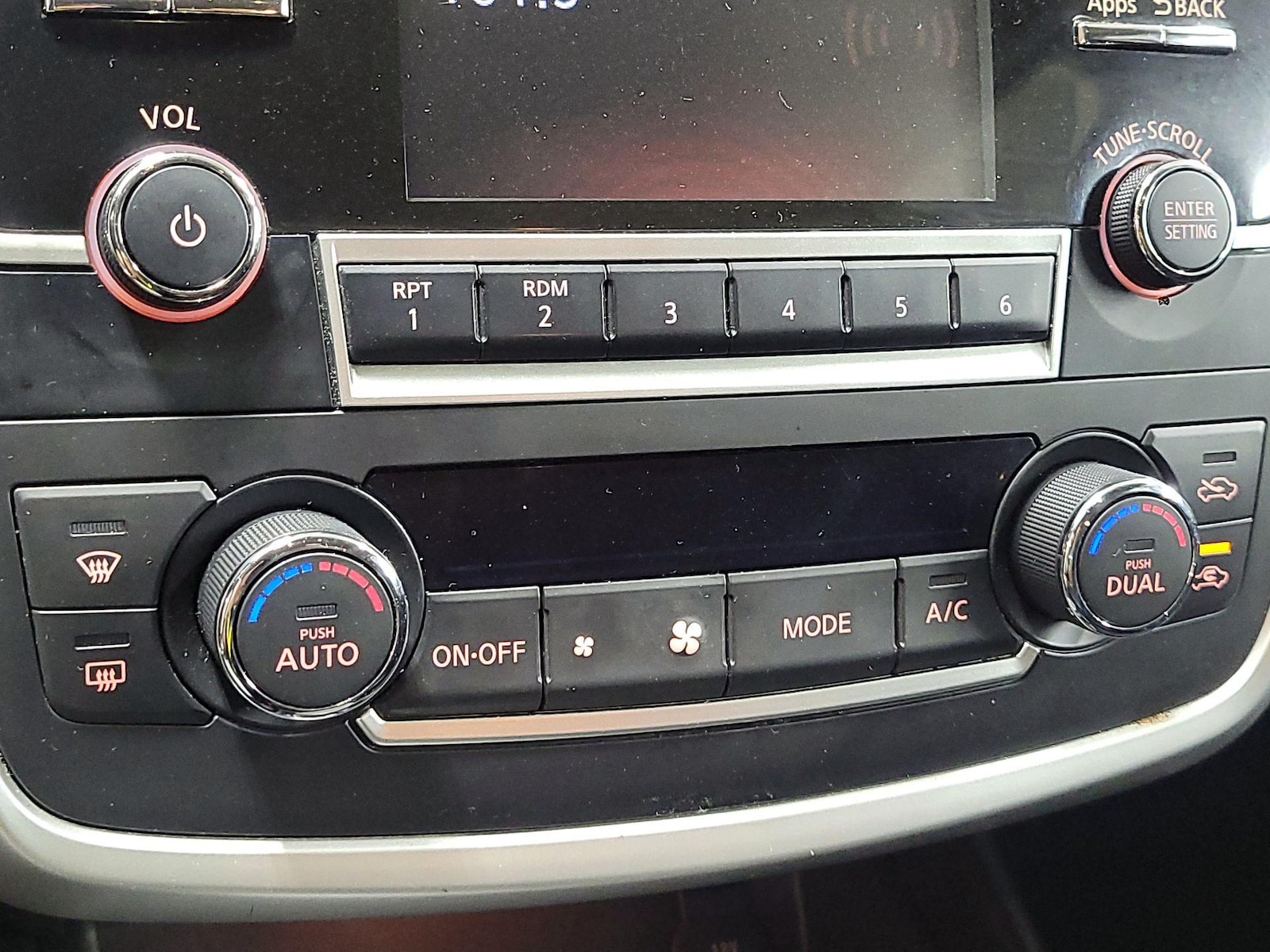 2016 Nissan Altima SV - Photo 16