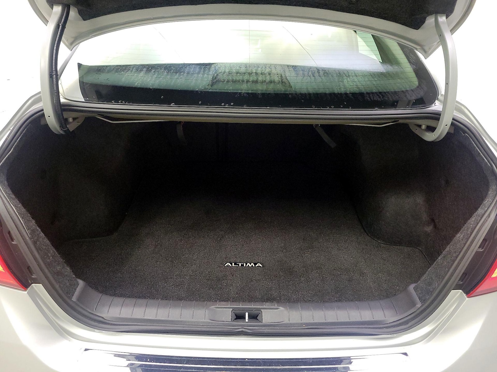 2016 Nissan Altima SV - Photo 21