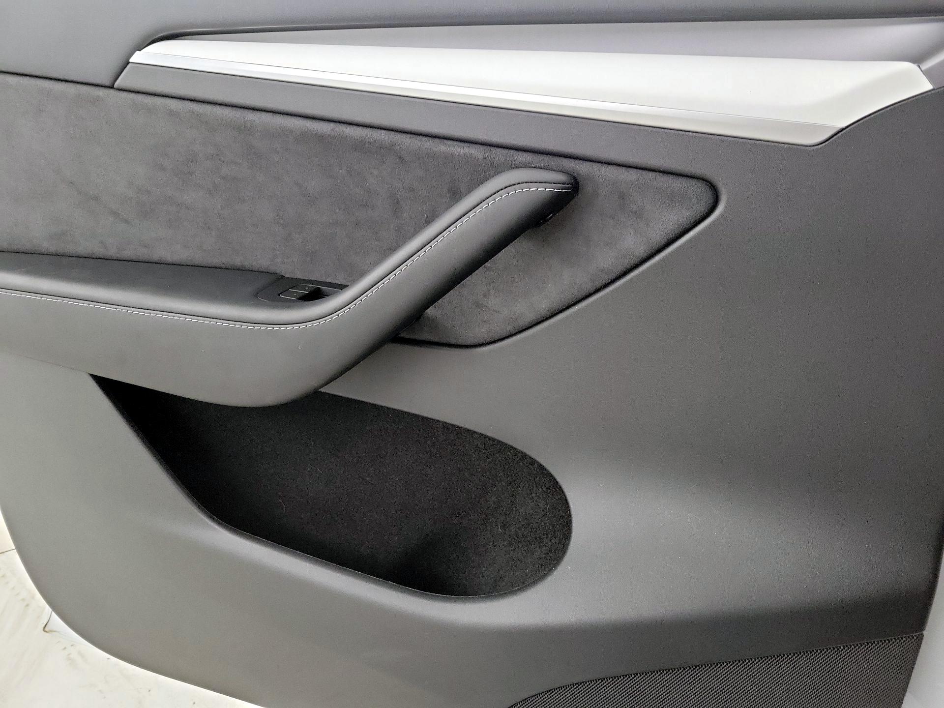 Thumbnail: 2023 Tesla Model Y - 12