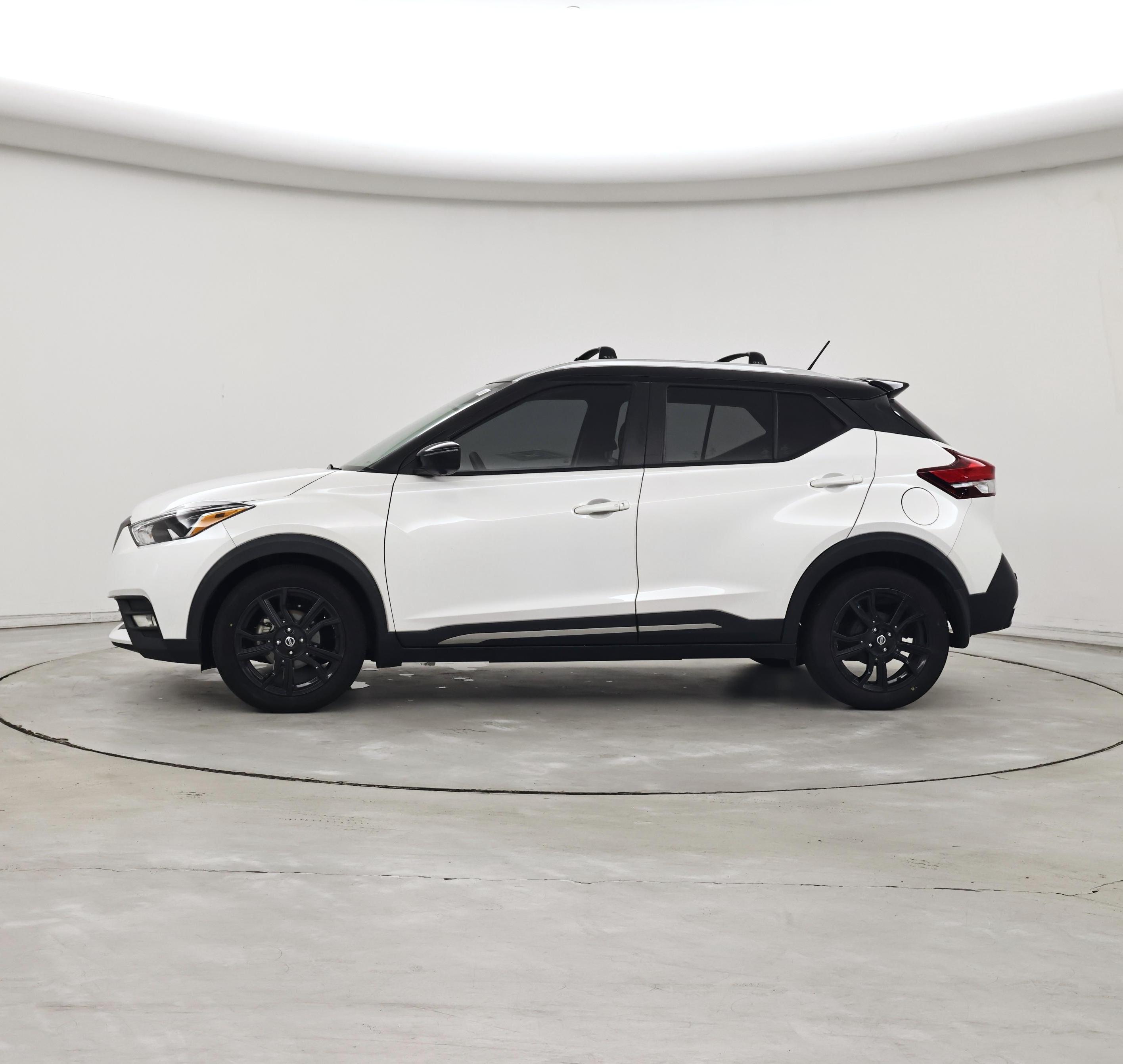 Thumbnail: 2020 Nissan Kicks - 3