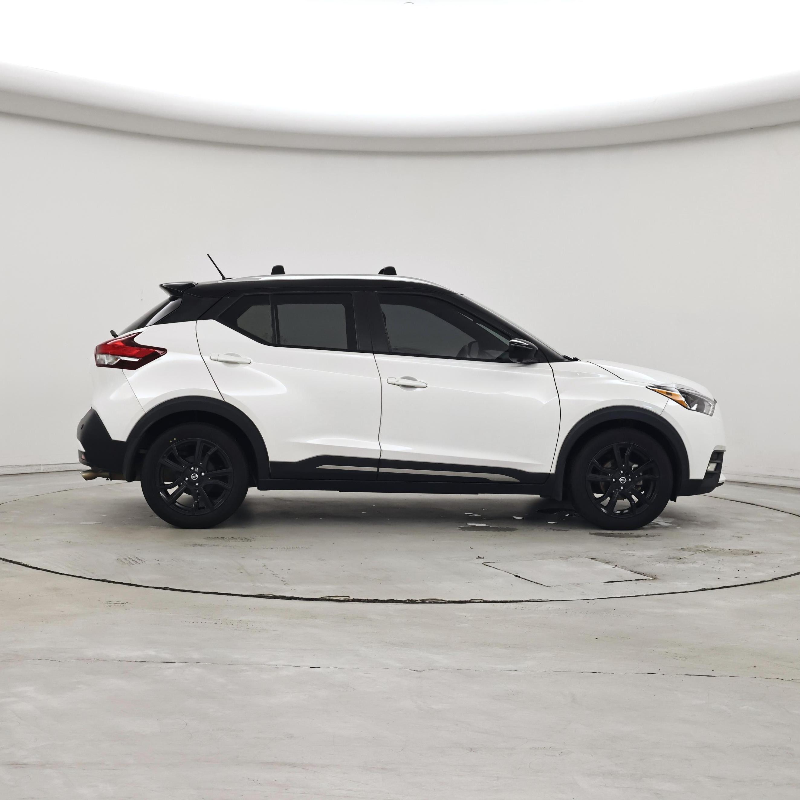 Thumbnail: 2020 Nissan Kicks - 7