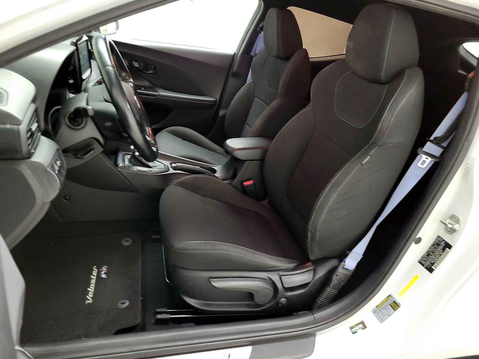 Thumbnail: 2019 Hyundai Veloster - 11