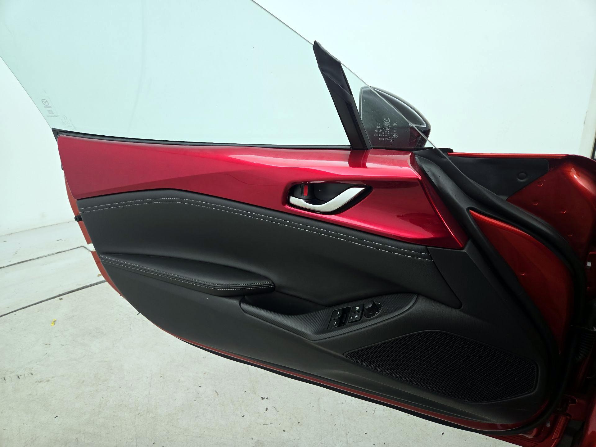 Thumbnail: 2025 Mazda MX-5 Miata - 12