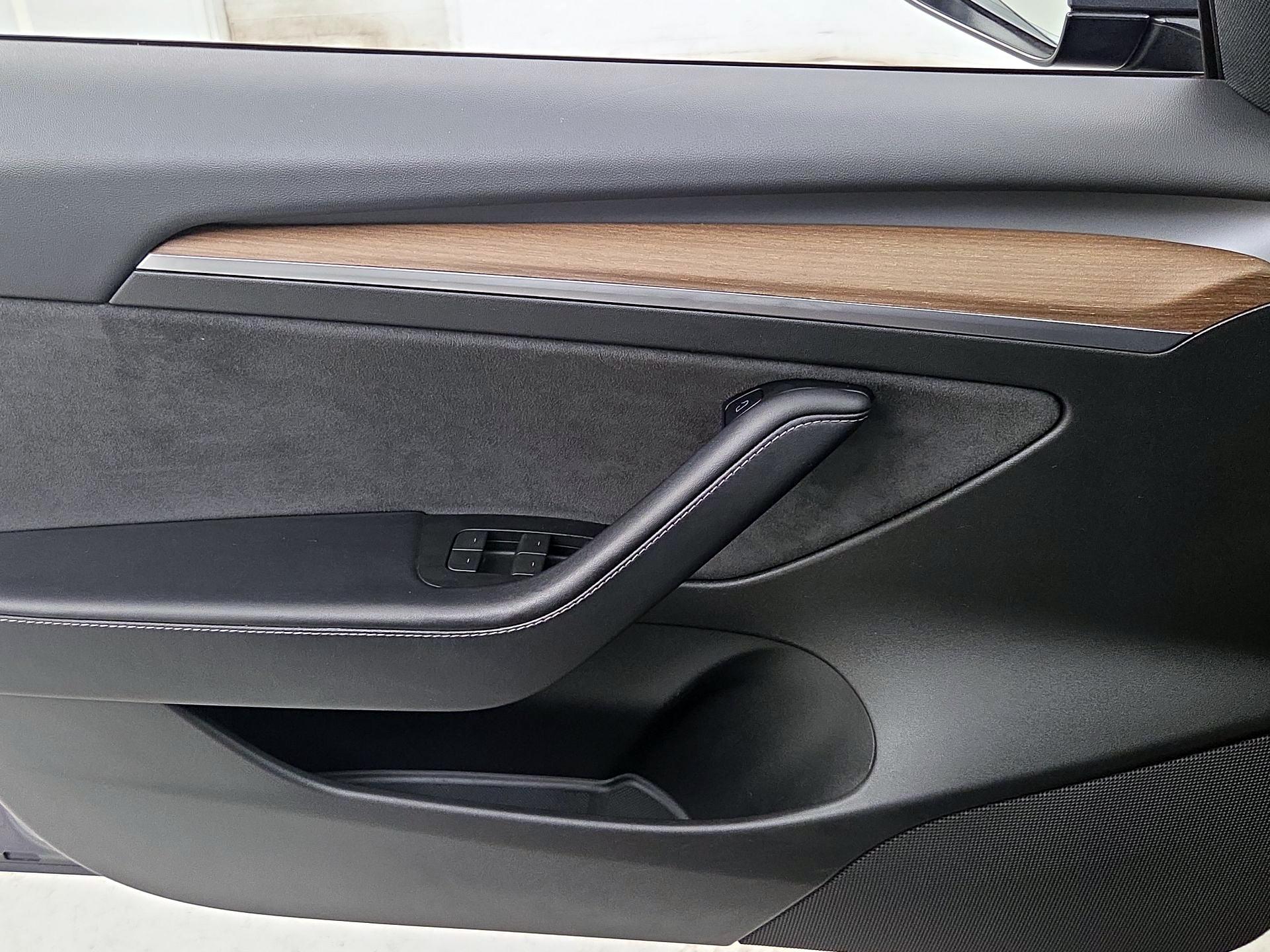 Thumbnail: 2022 Tesla Model 3 - 12