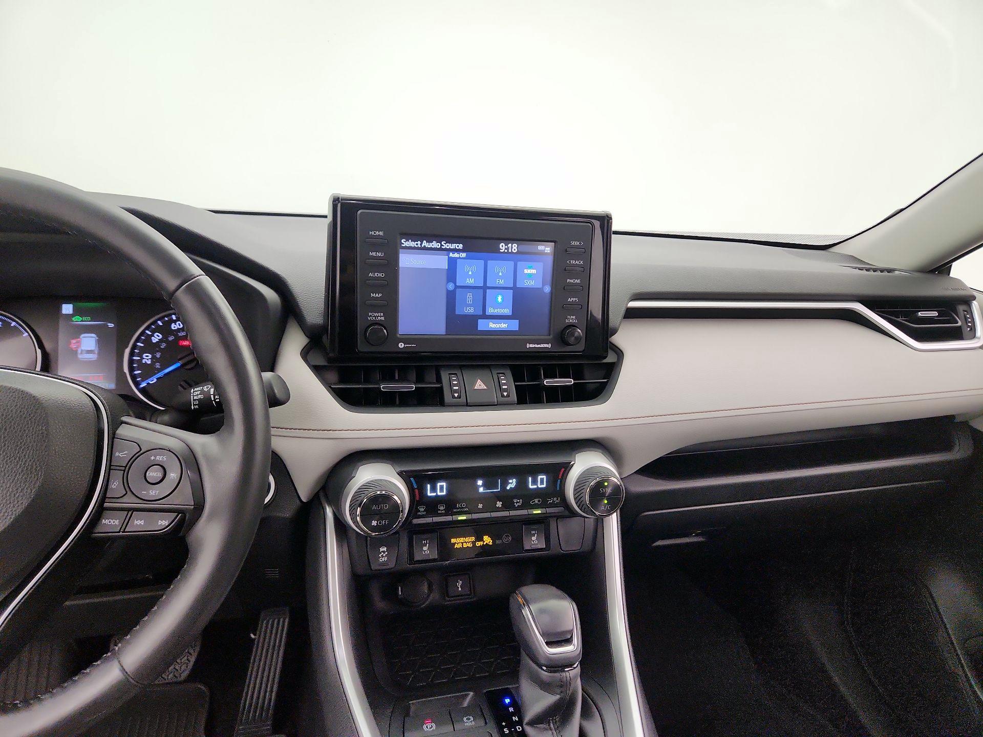 Thumbnail: 2022 Toyota RAV4 - 9