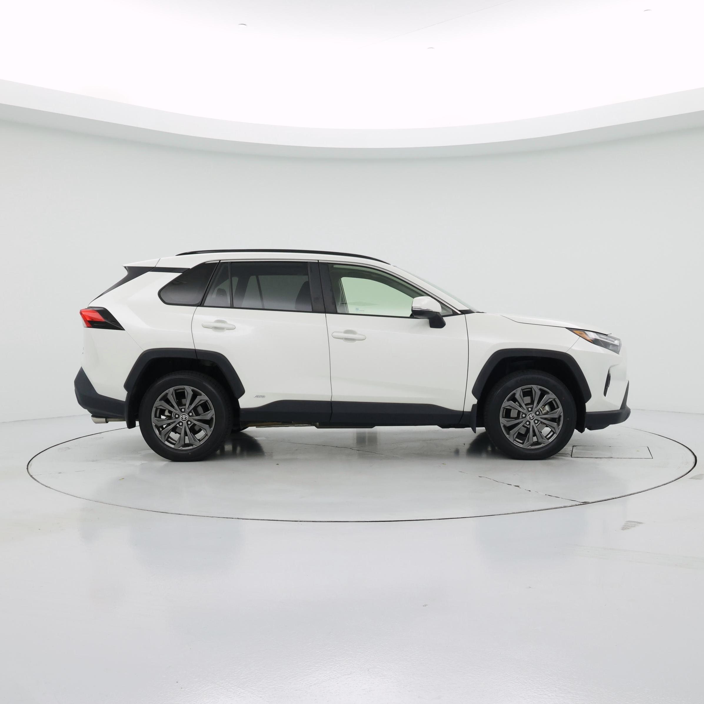 Thumbnail: 2022 Toyota RAV4 - 7