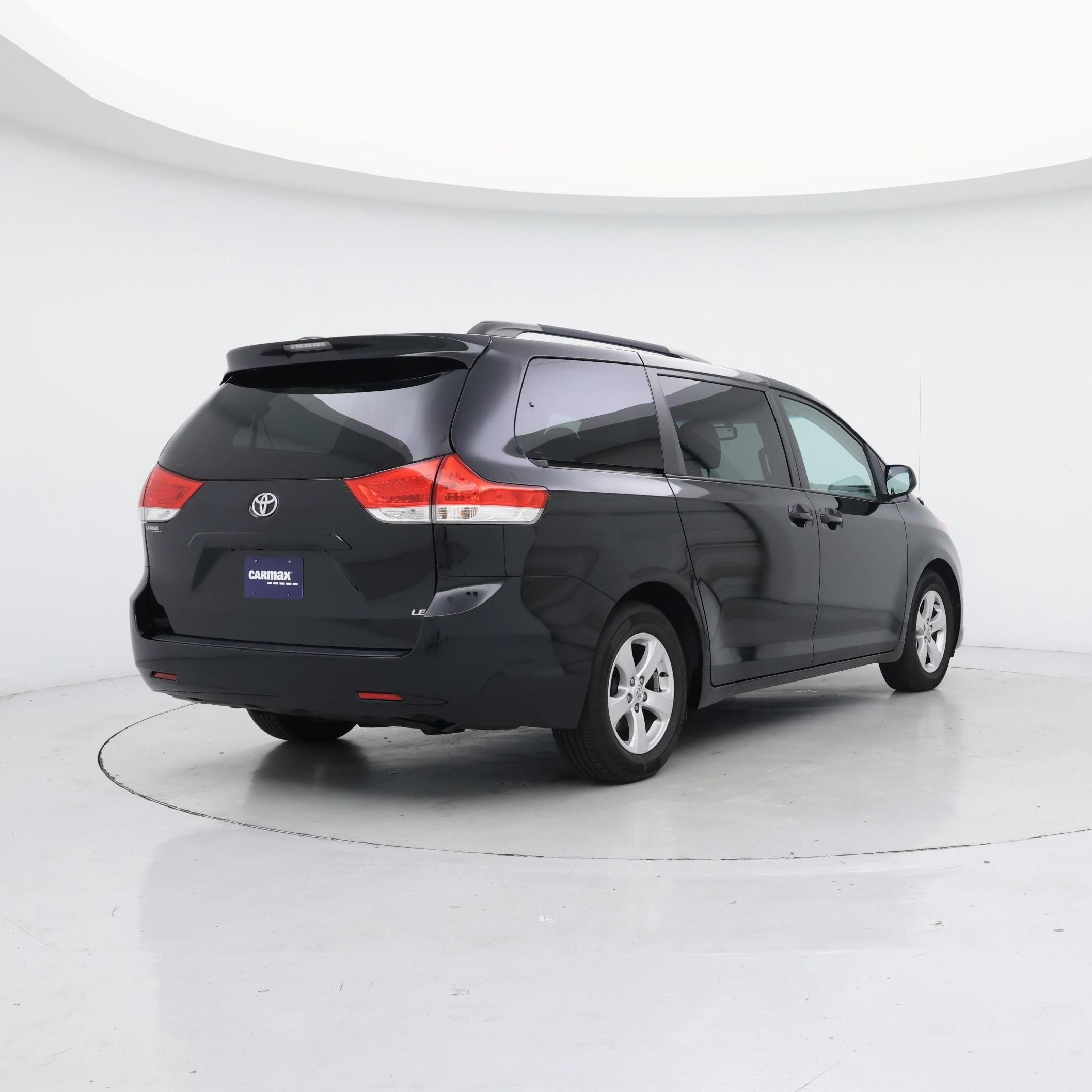 Thumbnail: 2014 Toyota Sienna - 8