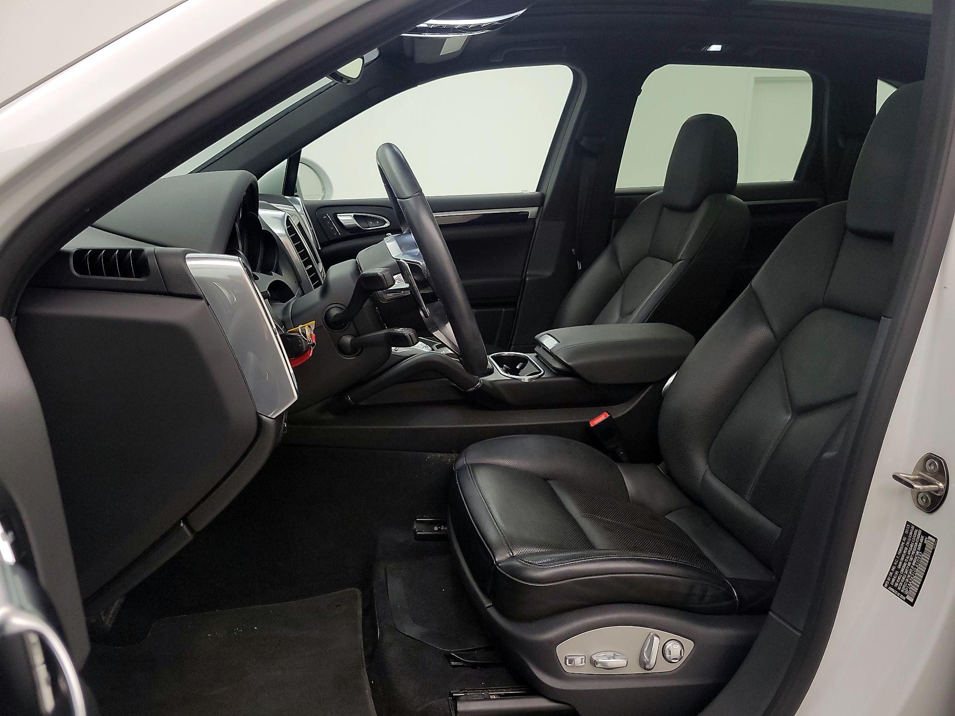 Thumbnail: 2016 Porsche Cayenne - 11